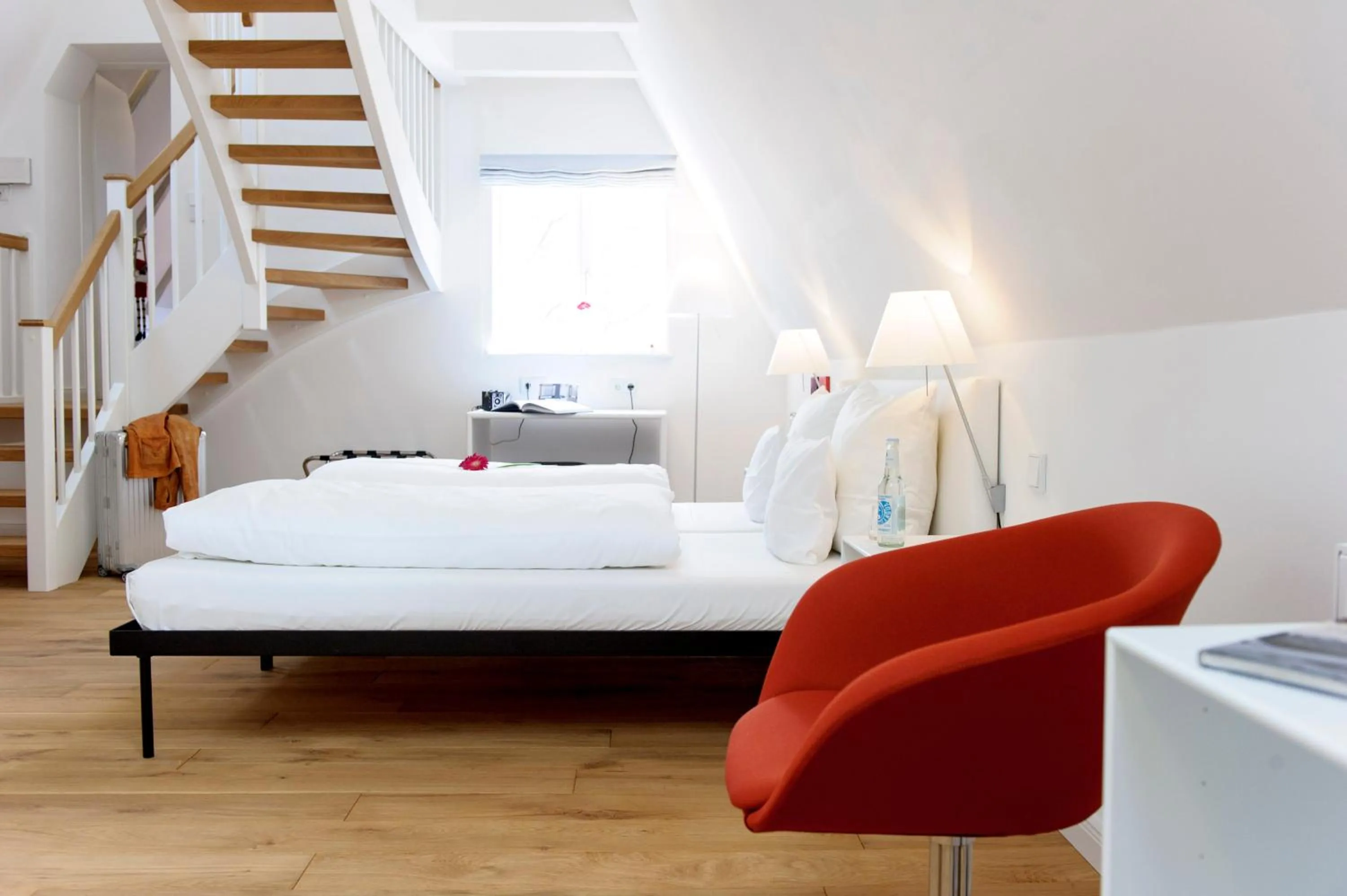 Photo of the whole room, Bed in einzigartig - Das kleine Hotel im Wasserviertel