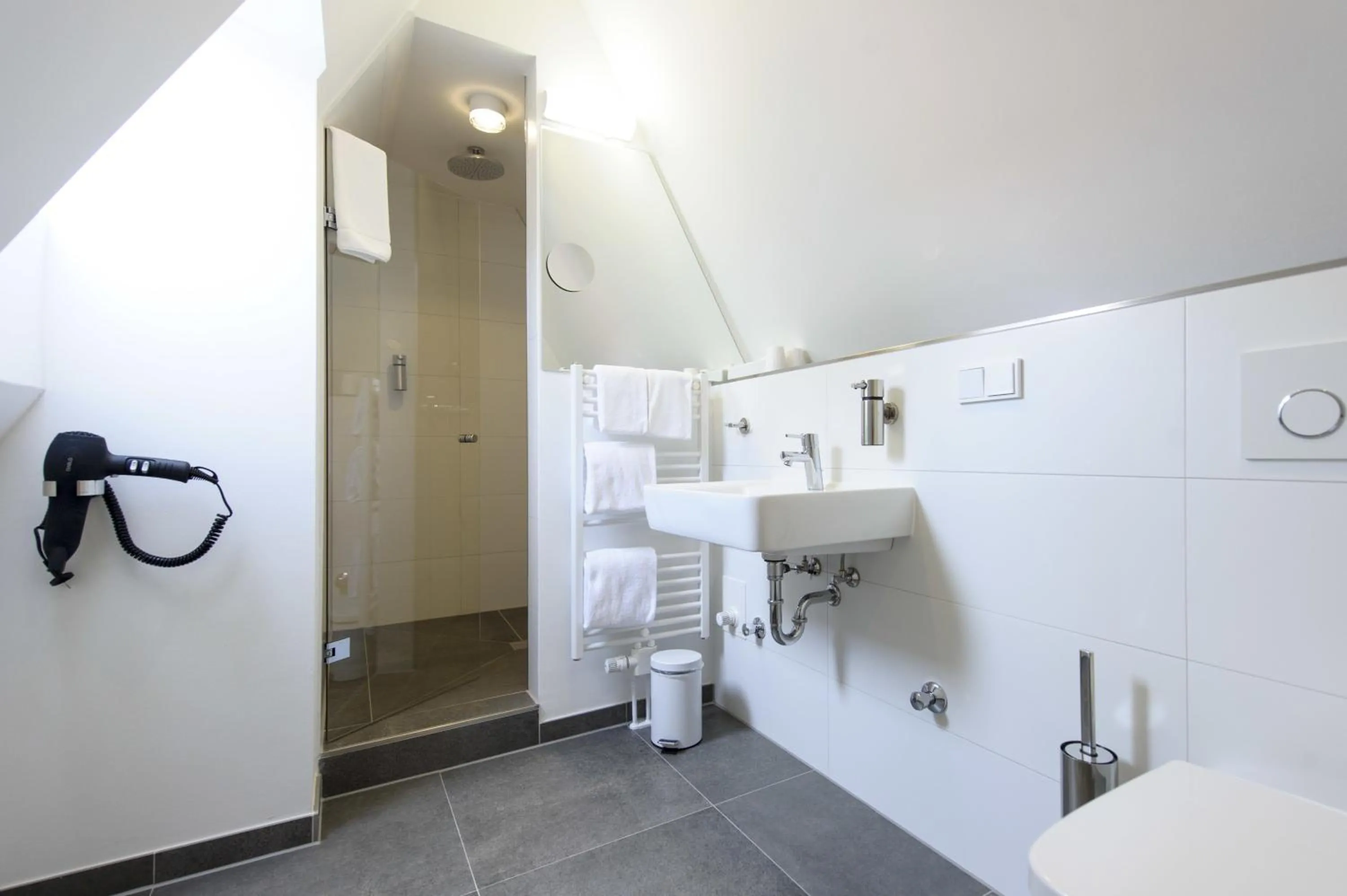 Bathroom in einzigartig - Das kleine Hotel im Wasserviertel