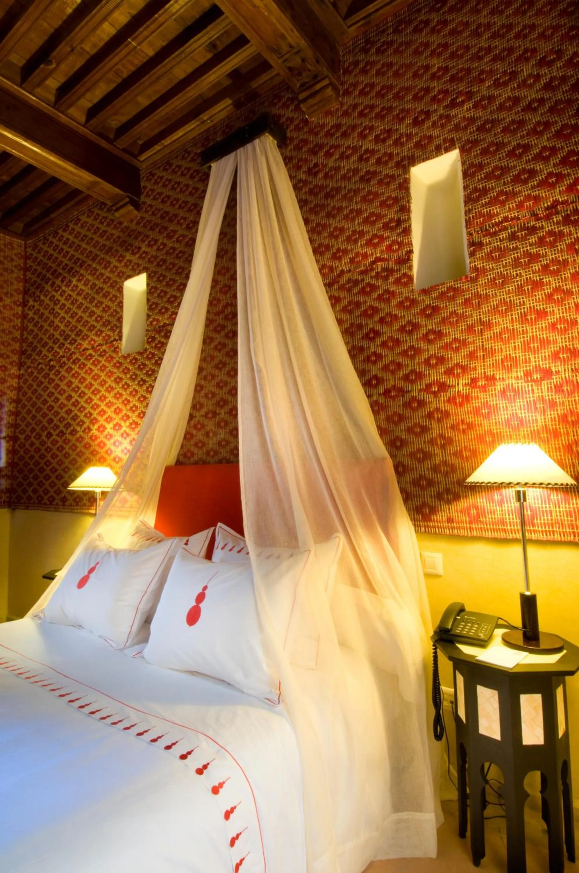 Photo of the whole room, Bed in Riad Charaï