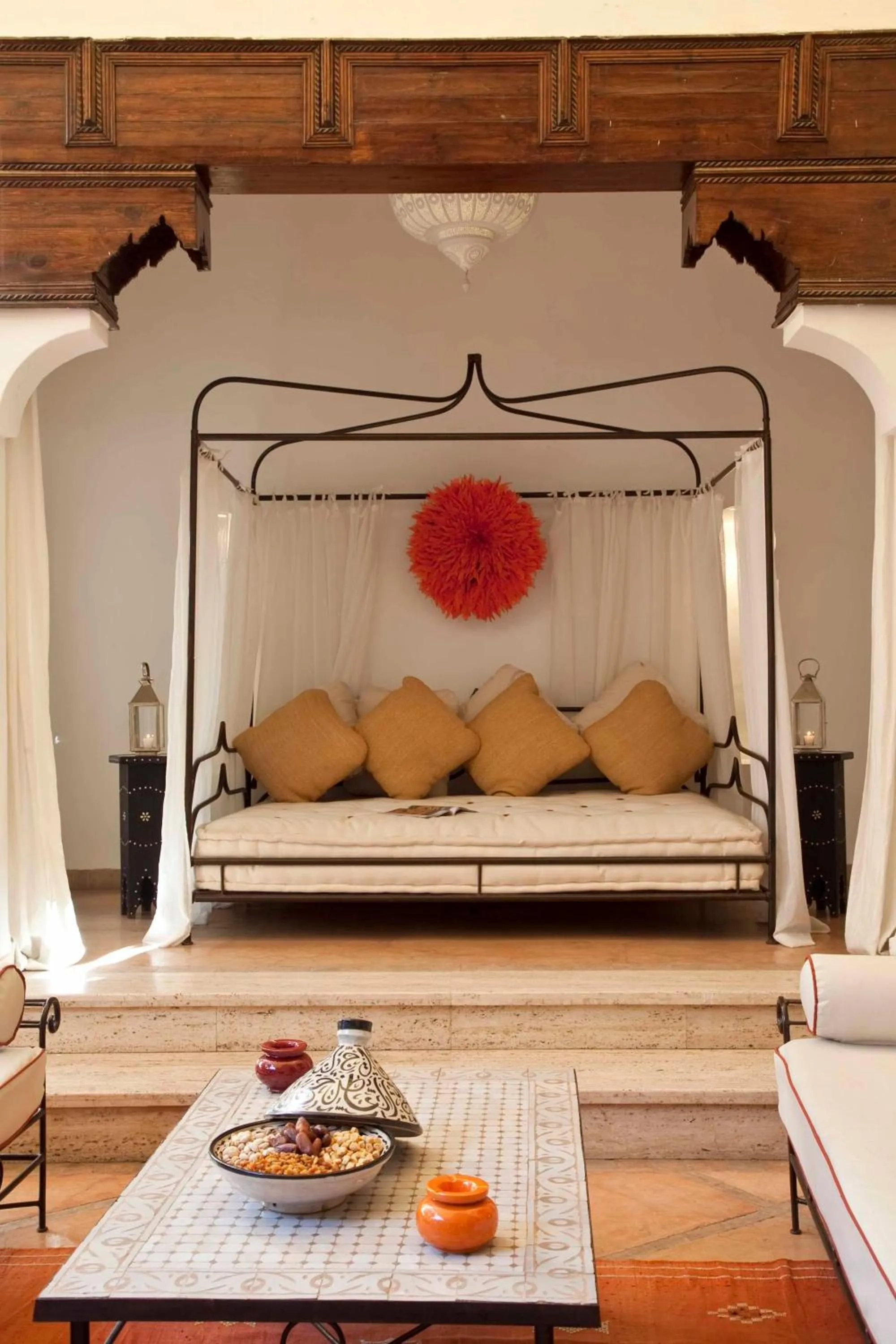 Patio, Bed in Riad Charaï