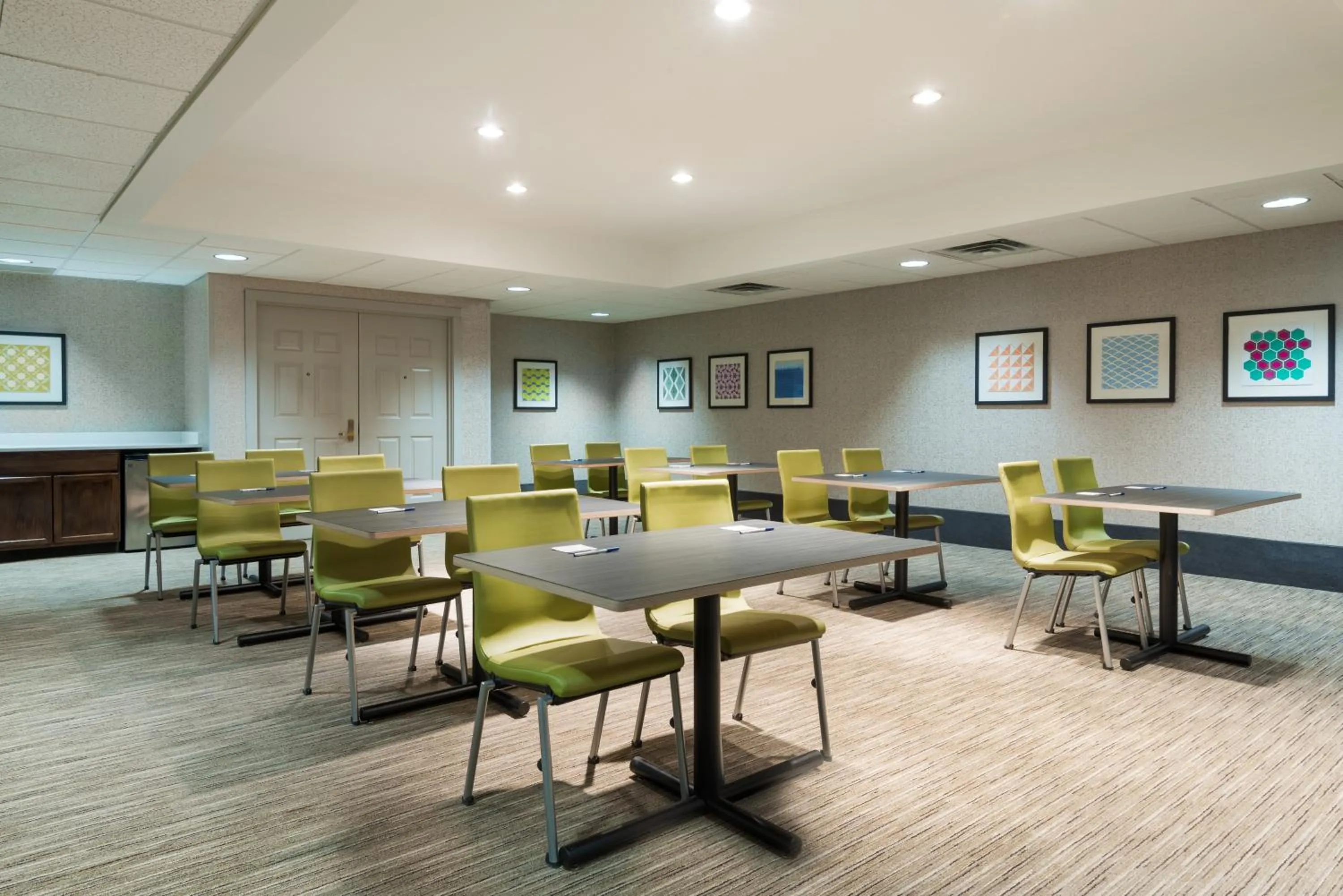 Meeting/conference room in Holiday Inn Express & Suites - Columbus Airport East by IHG