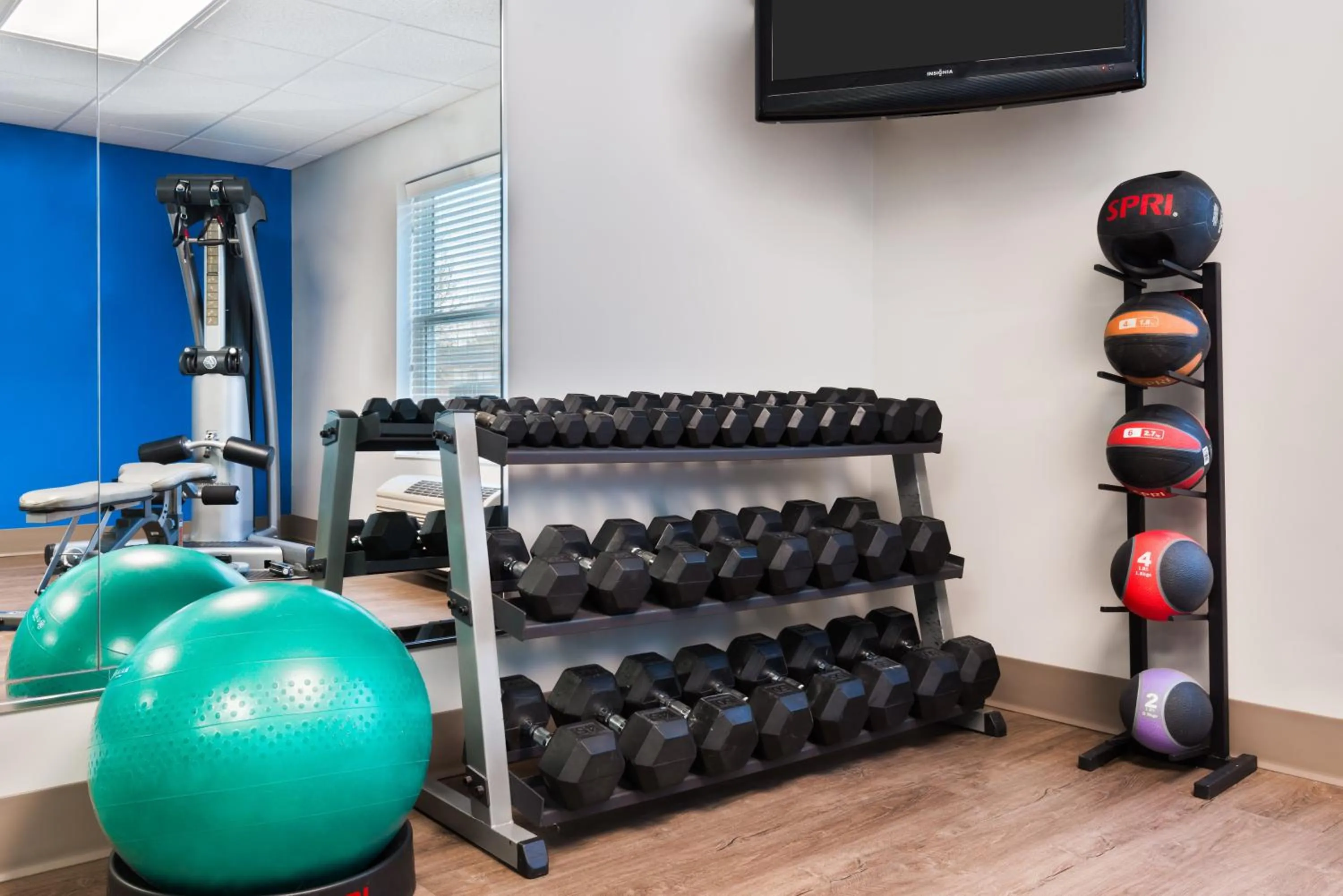 Fitness centre/facilities in Holiday Inn Express & Suites - Columbus Airport East by IHG