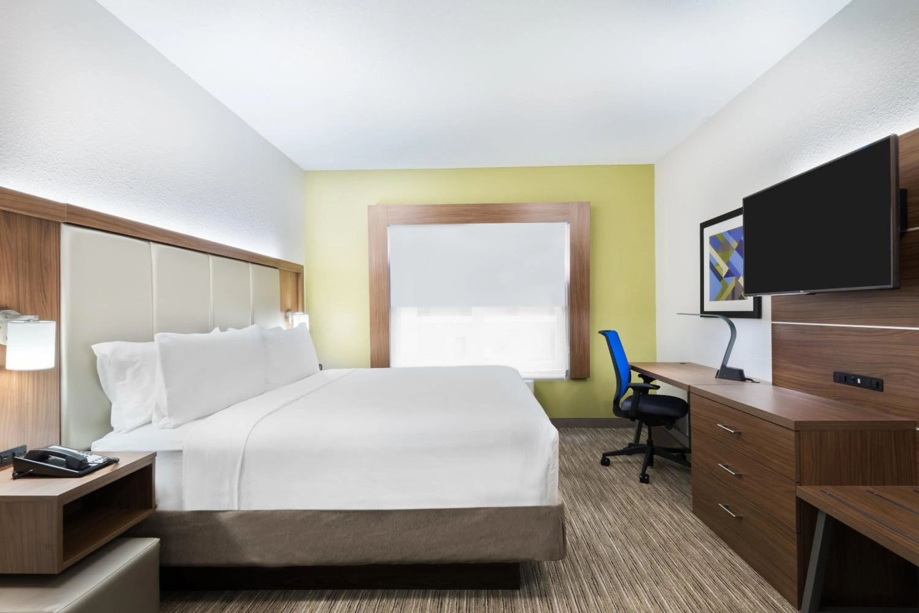 Photo of the whole room, Bed in Holiday Inn Express & Suites - Columbus Airport East by IHG