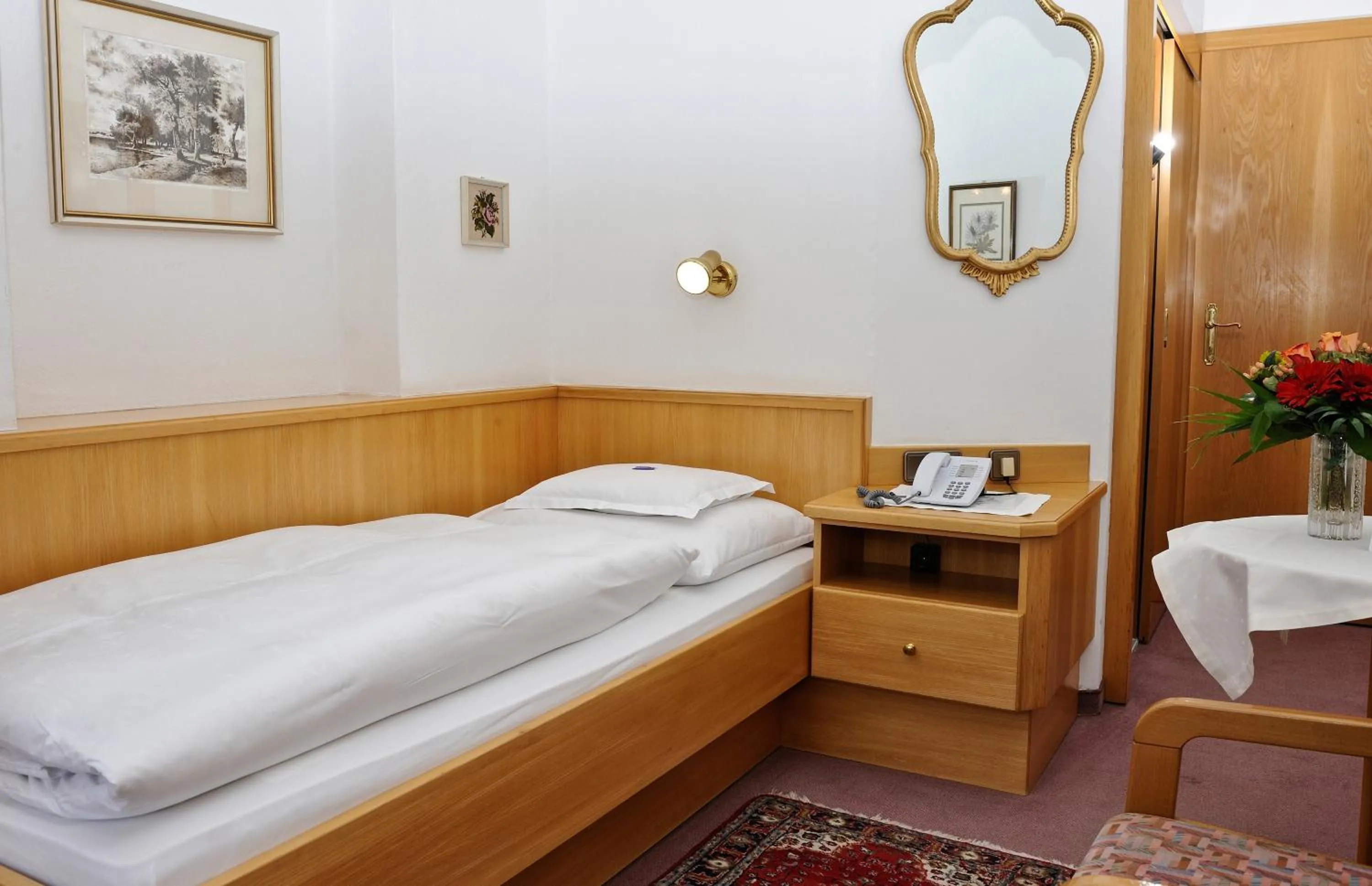 Photo of the whole room, Bed in Hotel Helga