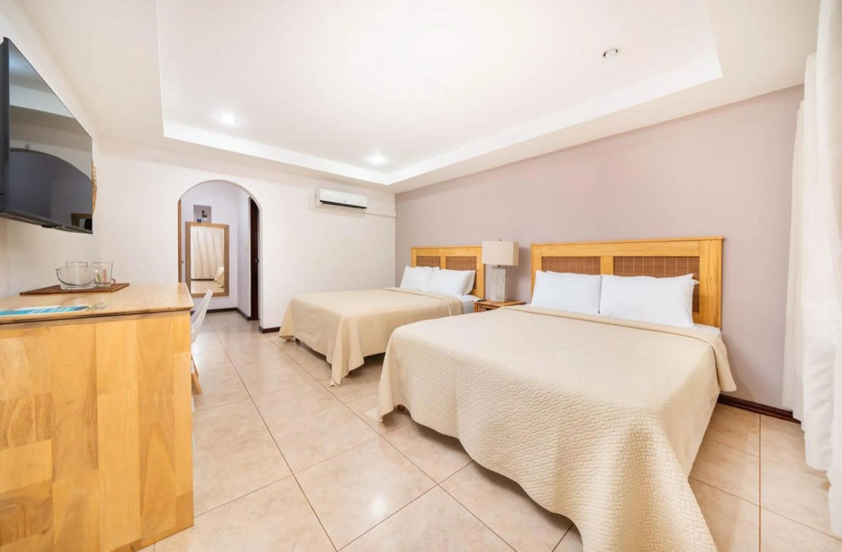 Photo of the whole room, Bed in Hotel Arco Iris