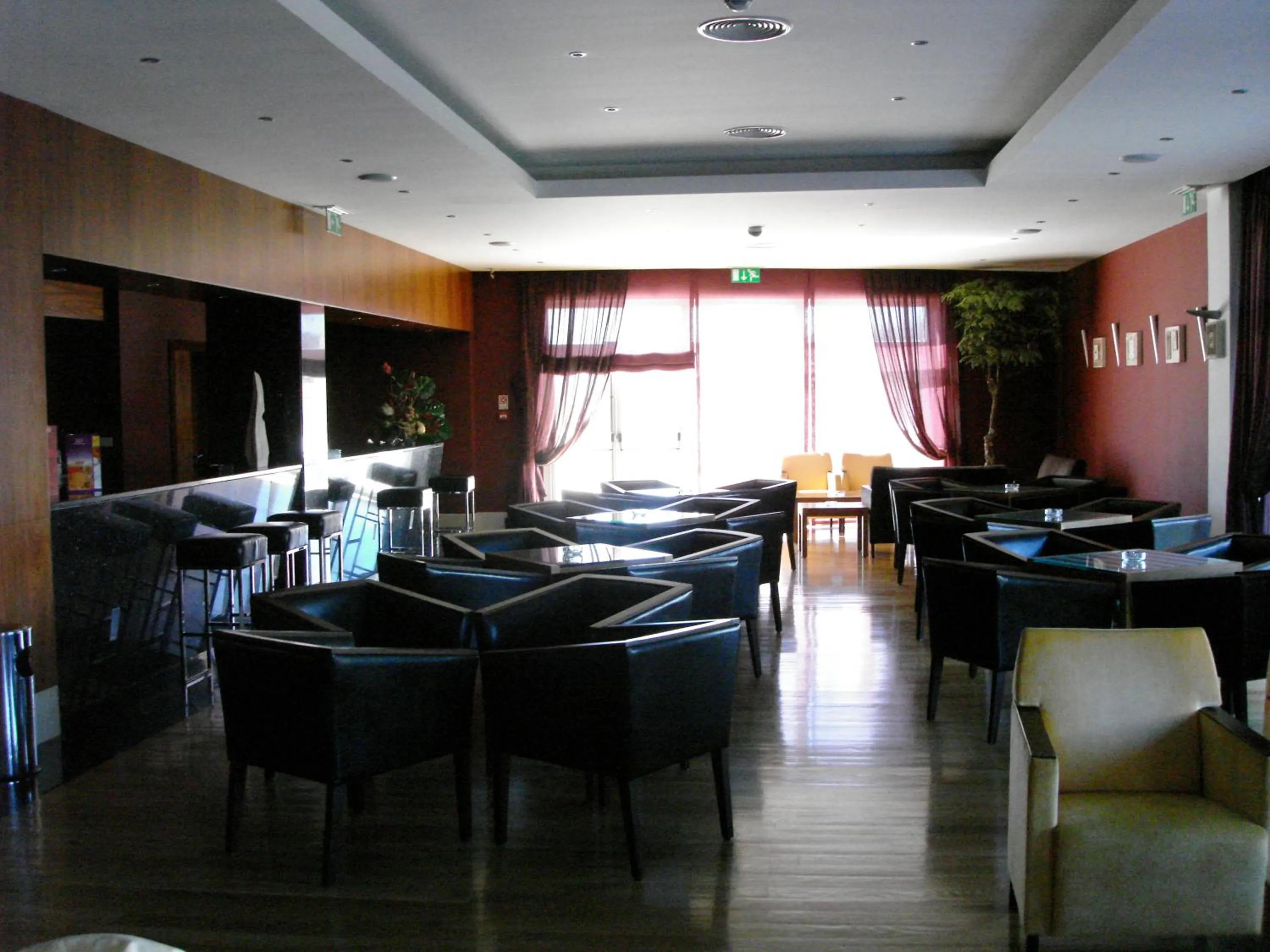 Lounge or bar in Hotel Lusitania Congress & Spa