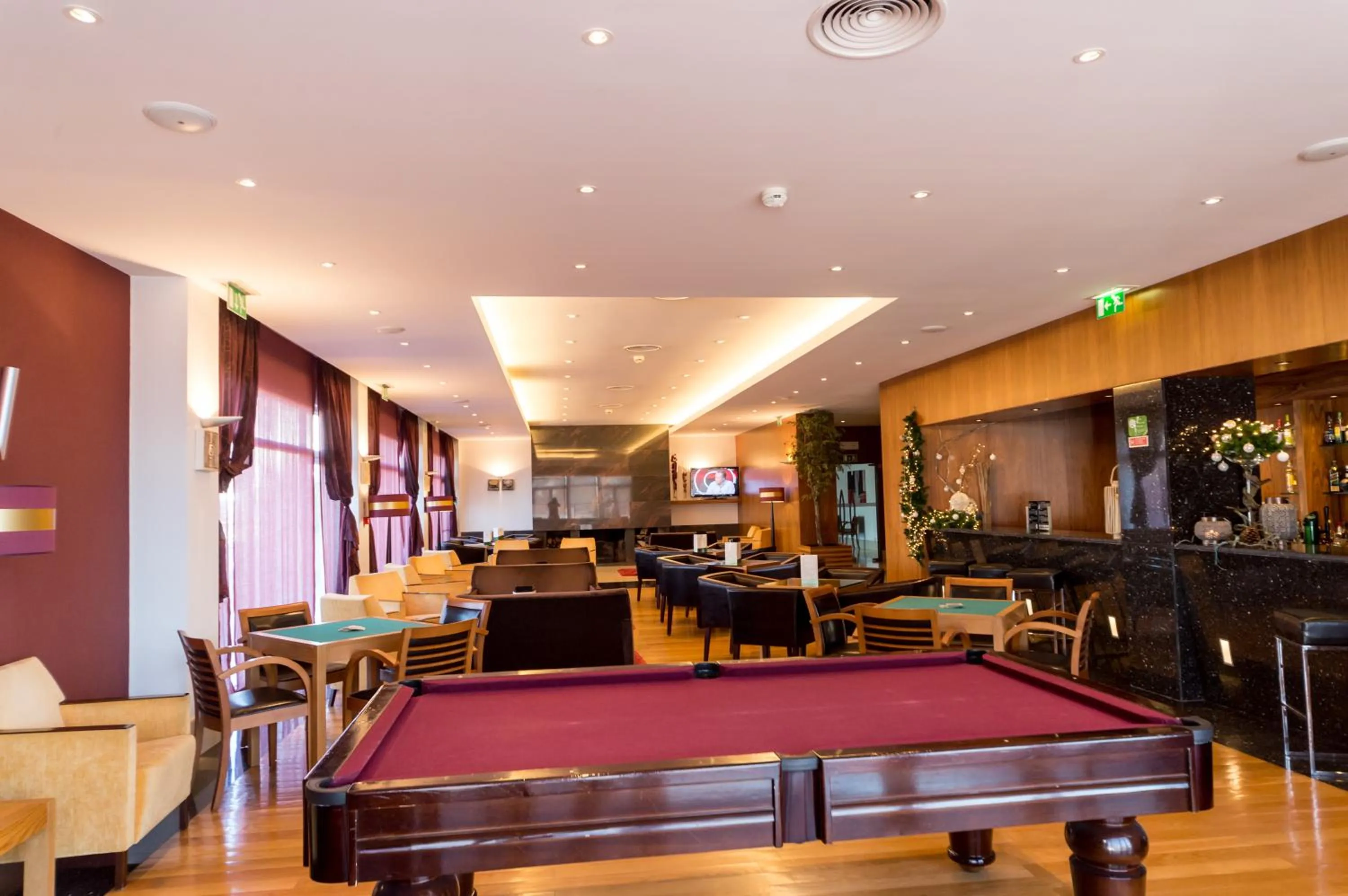 Billiard in Hotel Lusitania Congress & Spa