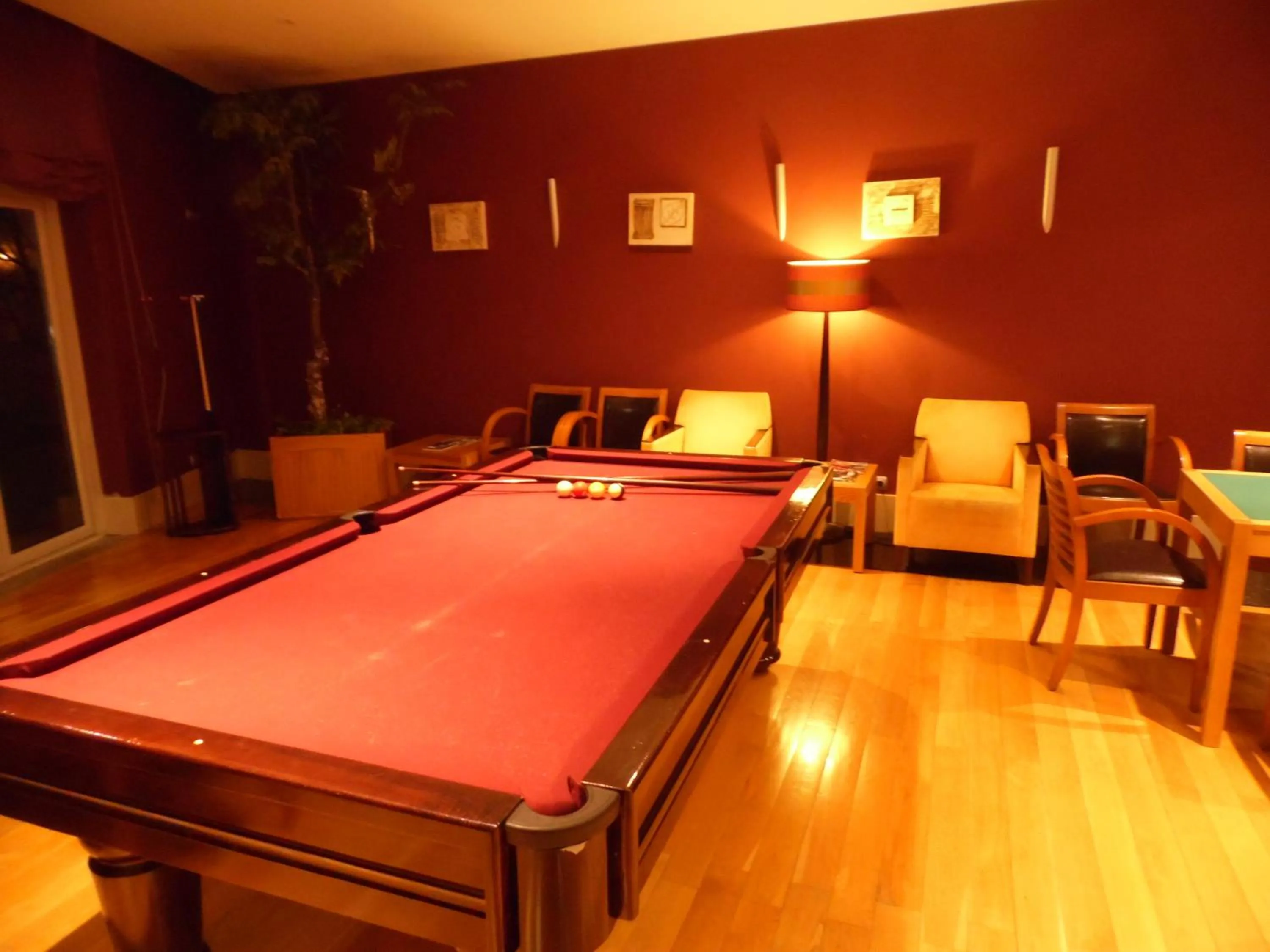 Billiard, Bed in Hotel Lusitania Congress & Spa