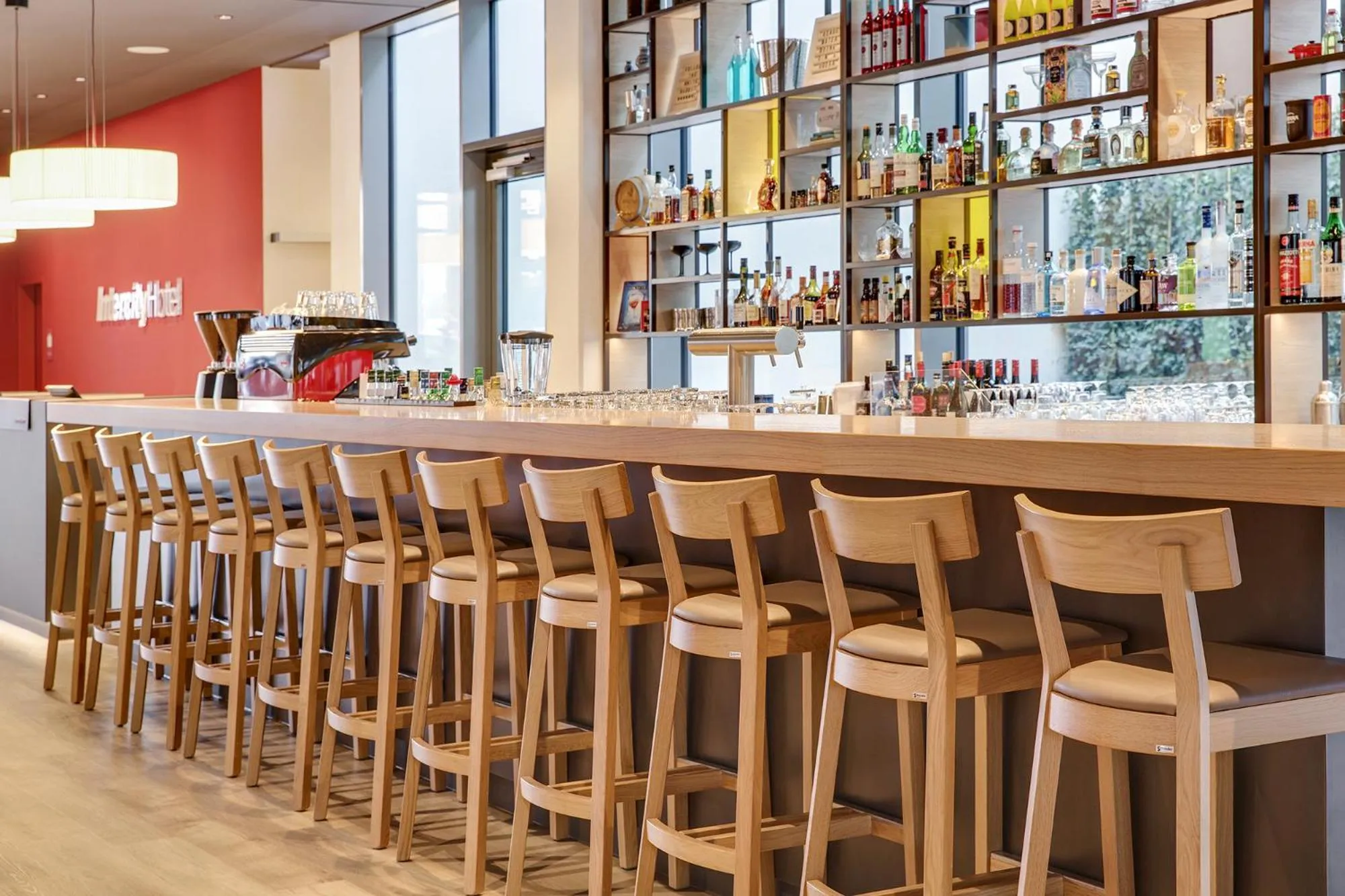 Lounge or bar in IntercityHotel Frankfurt Hauptbahnhof Süd