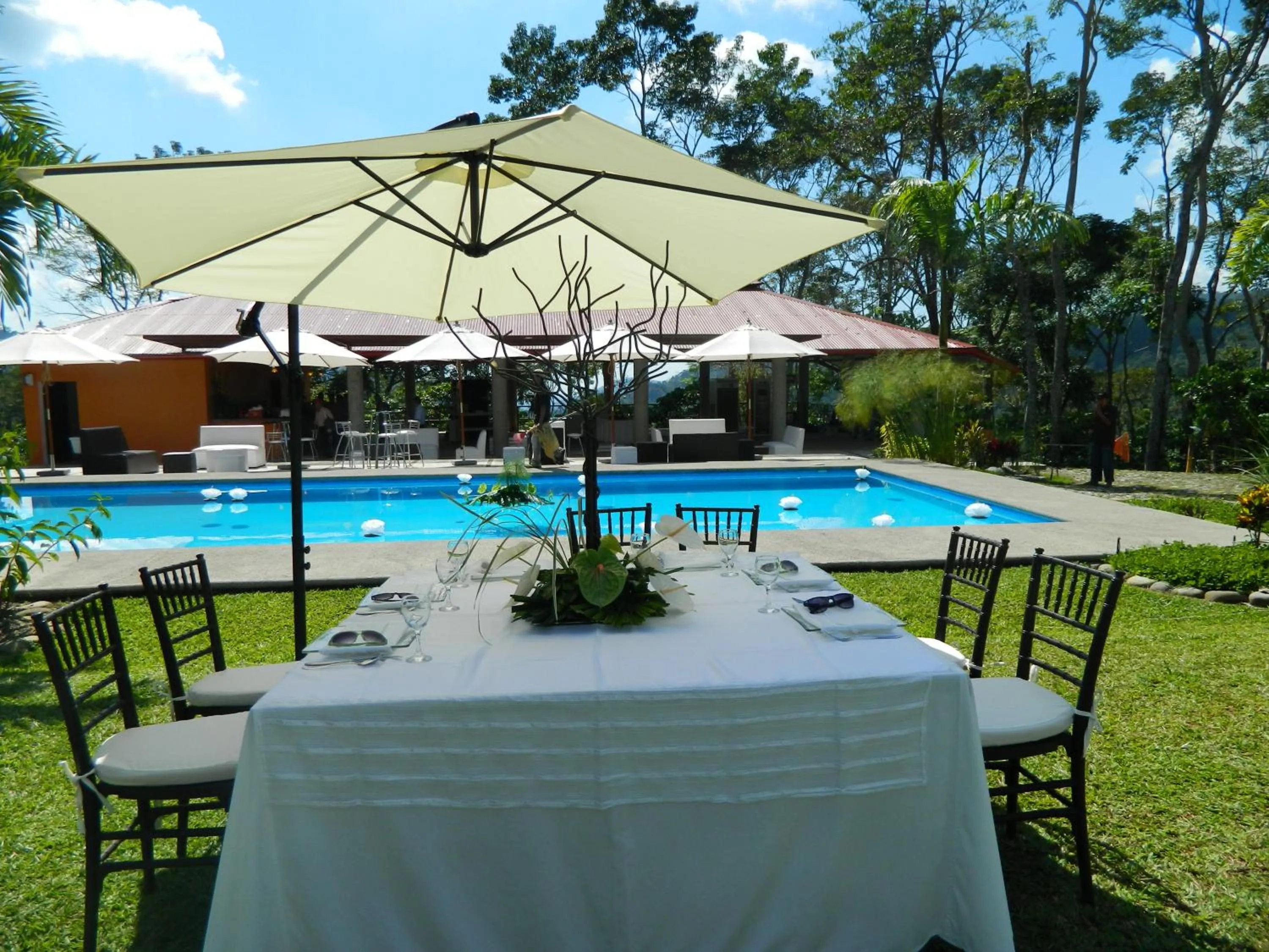 Swimming pool in Argovia Ecolodge