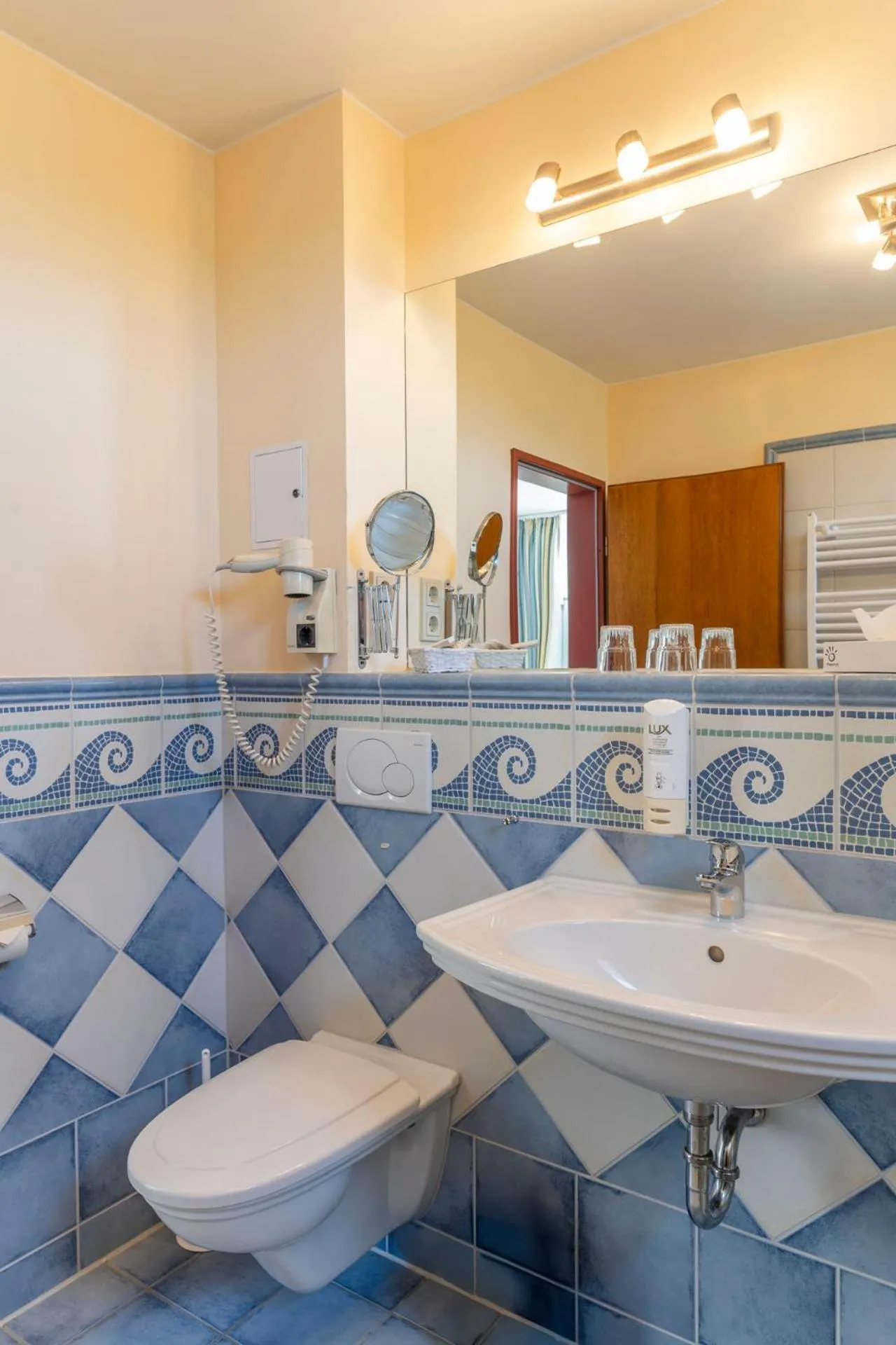 Toilet in Hotel Nautilus