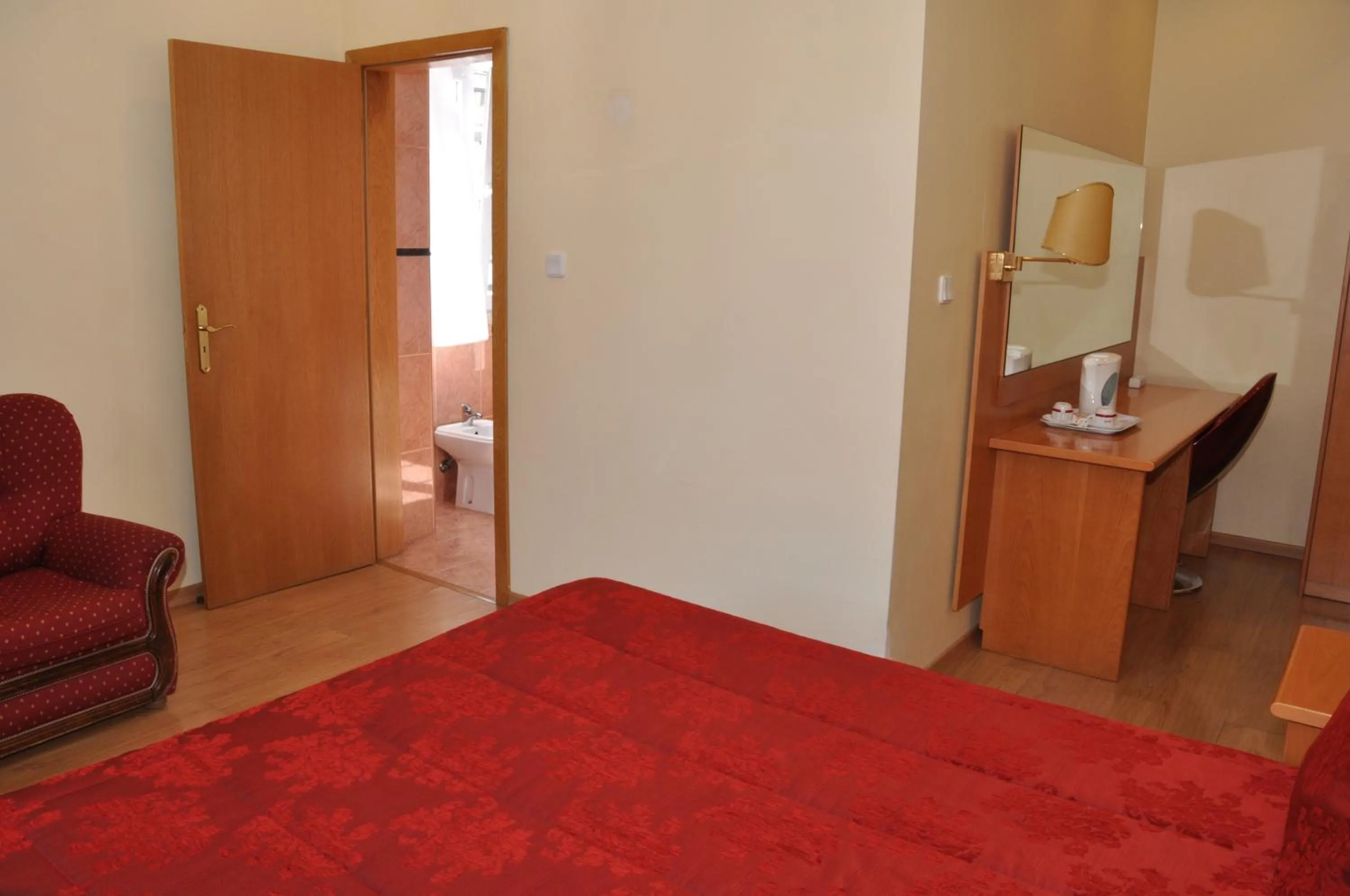 Photo of the whole room, Bed in Hotel Solneve