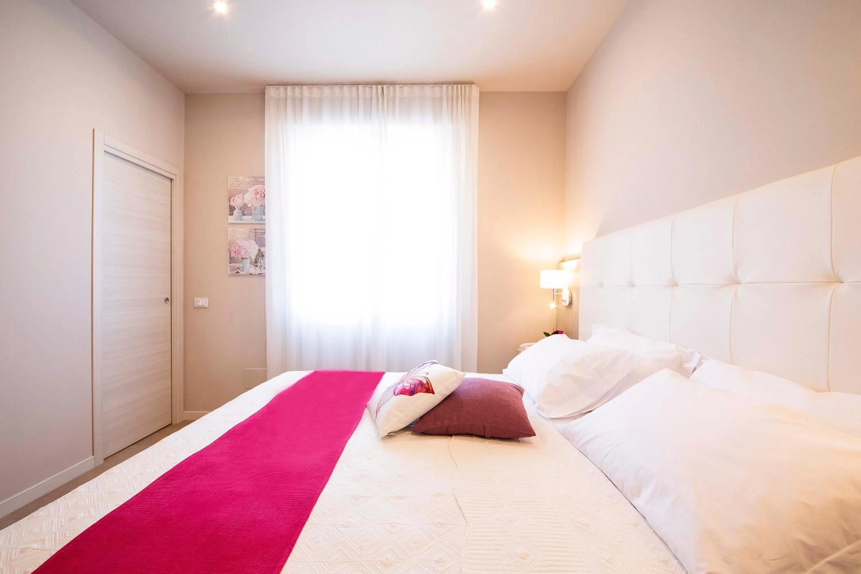 Photo of the whole room, Bed in Apart-Hotel la Rocchetta