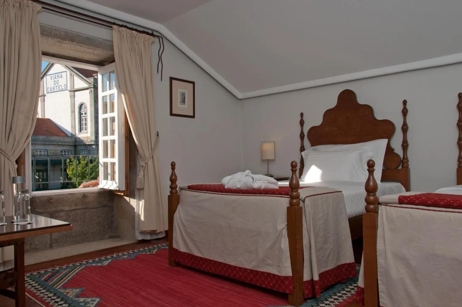 Bedroom, Bed in Casa Melo Alvim - by Unlock Hotels