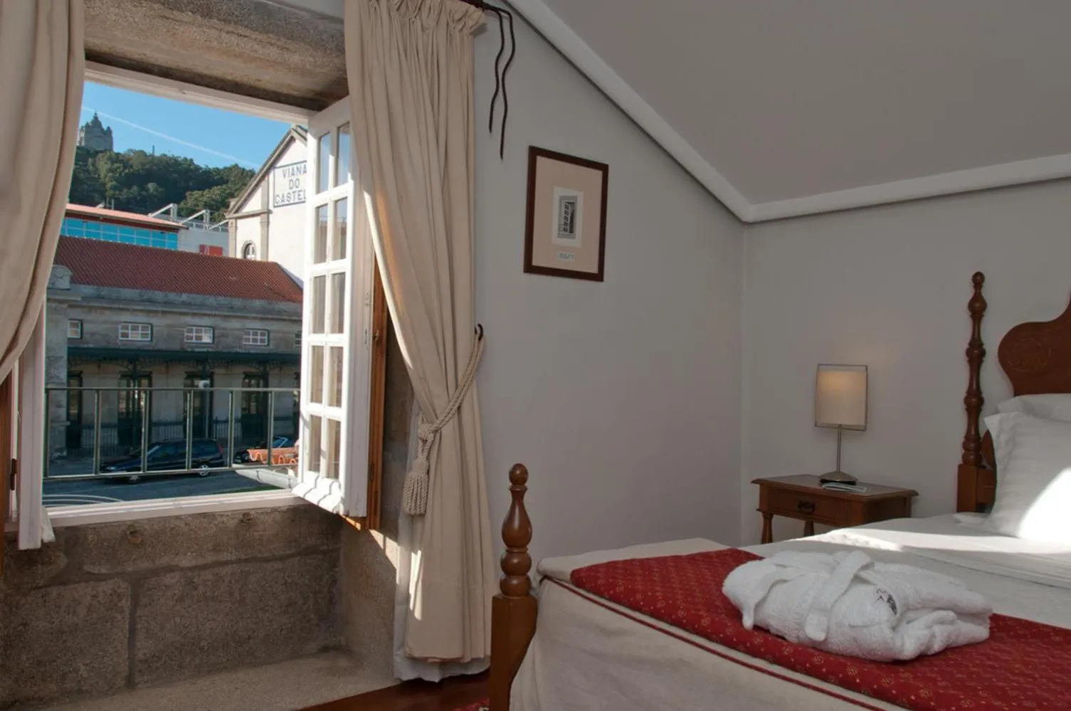 Bedroom, Bed in Casa Melo Alvim - by Unlock Hotels