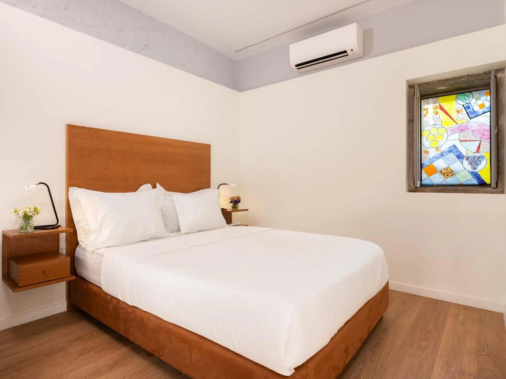 Bedroom, Bed in Casa Melo Alvim - by Unlock Hotels