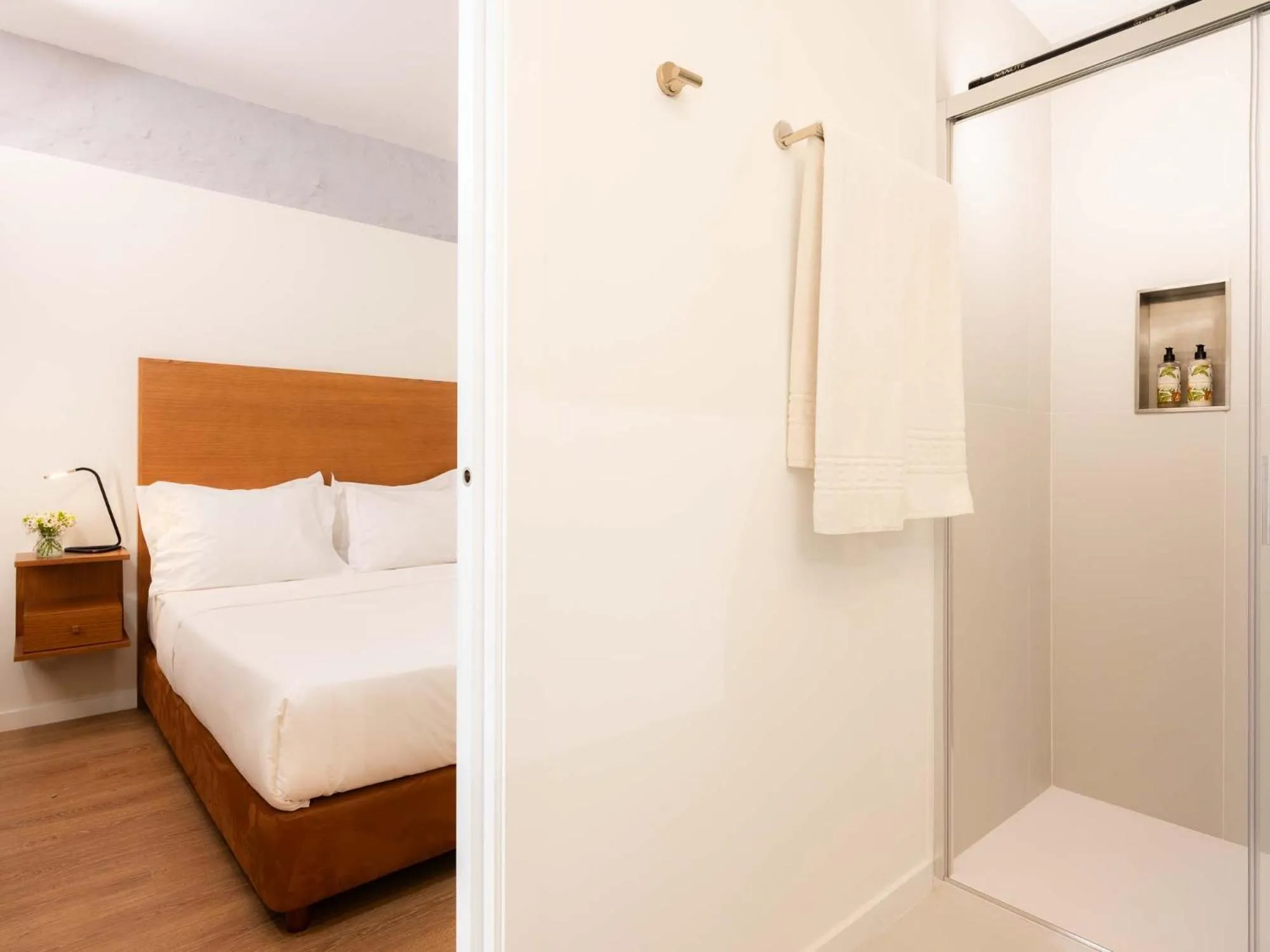 Bedroom, Bed in Casa Melo Alvim - by Unlock Hotels