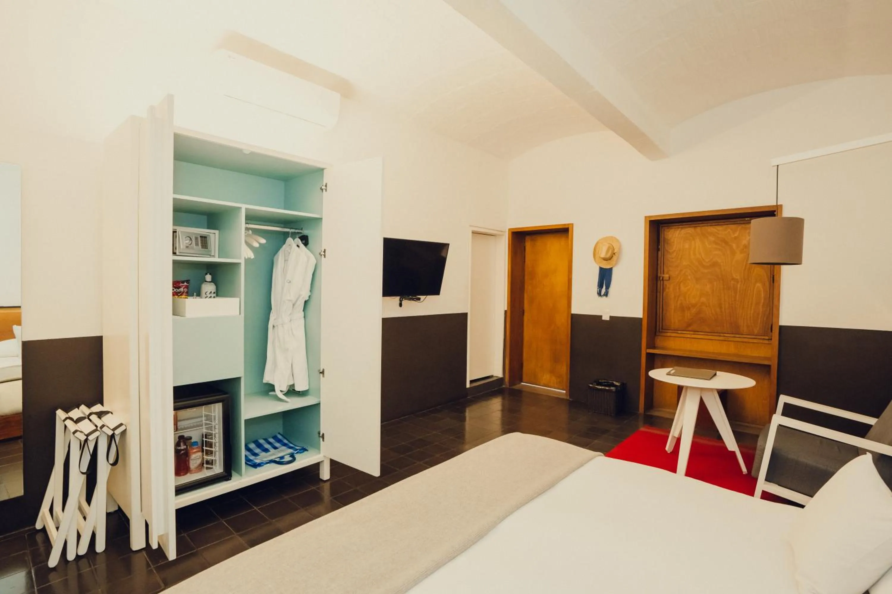 wardrobe, Bed in Hotel Azul de Oaxaca