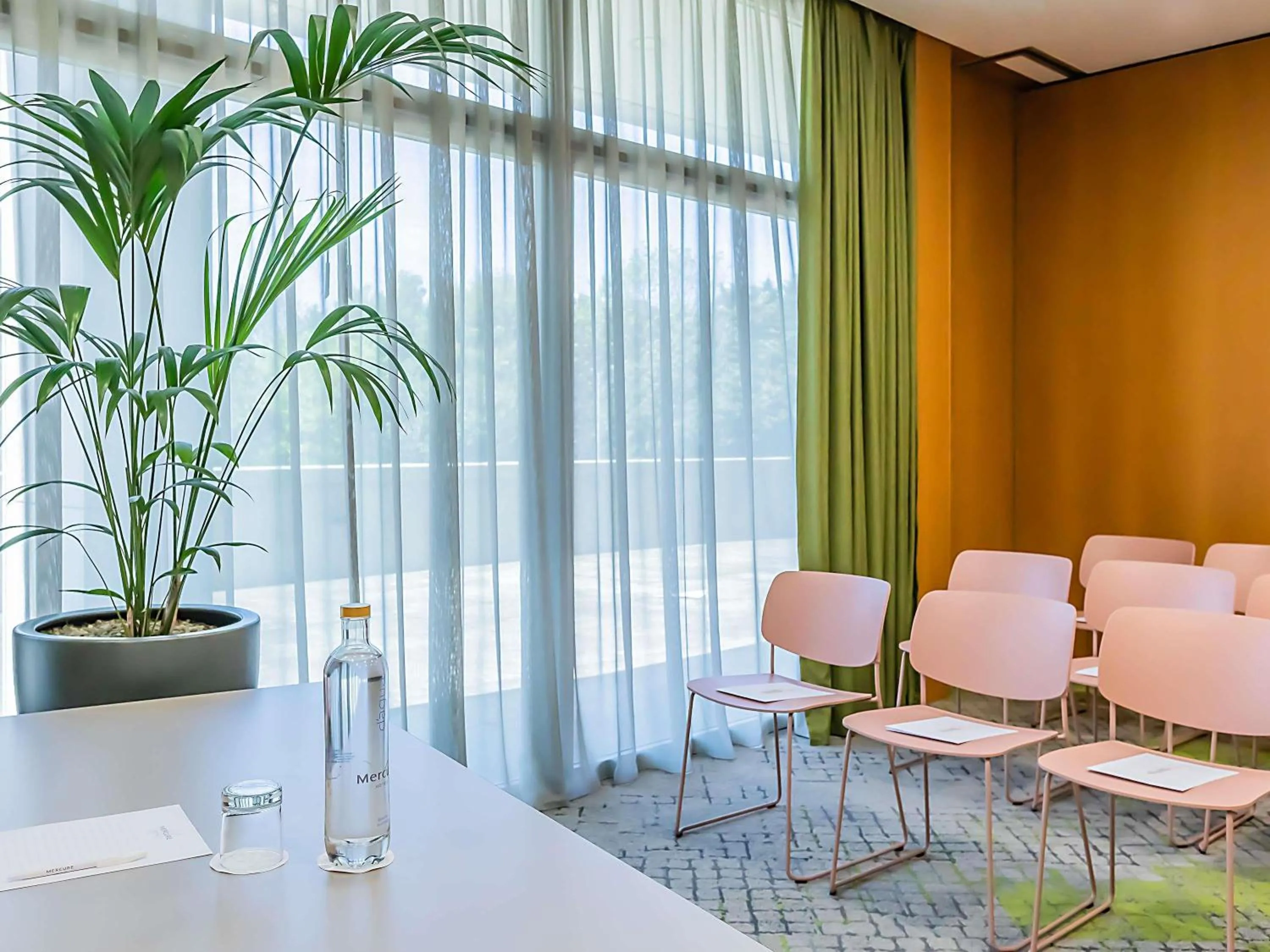 Meeting/conference room in Hotel Mercure Porto Gaia