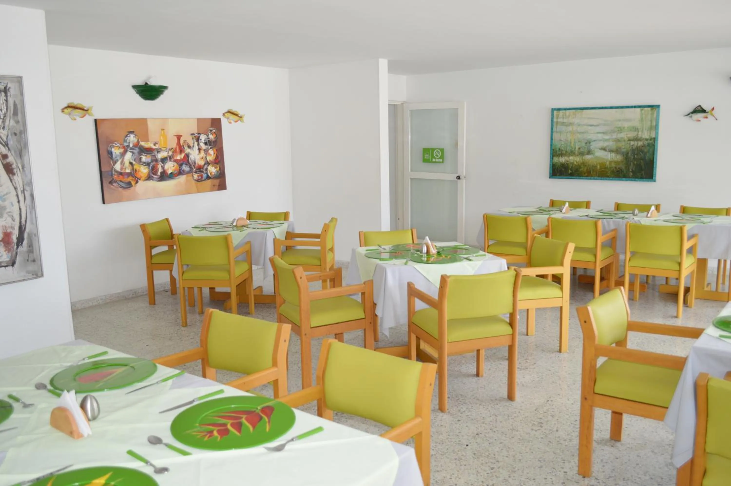 Restaurant/places to eat in Hotel Albatros
