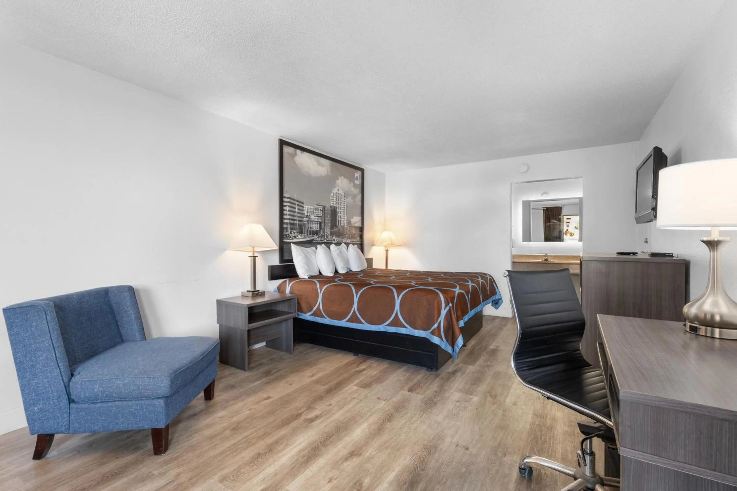 Photo of the whole room in Casa Del Mar Hotel