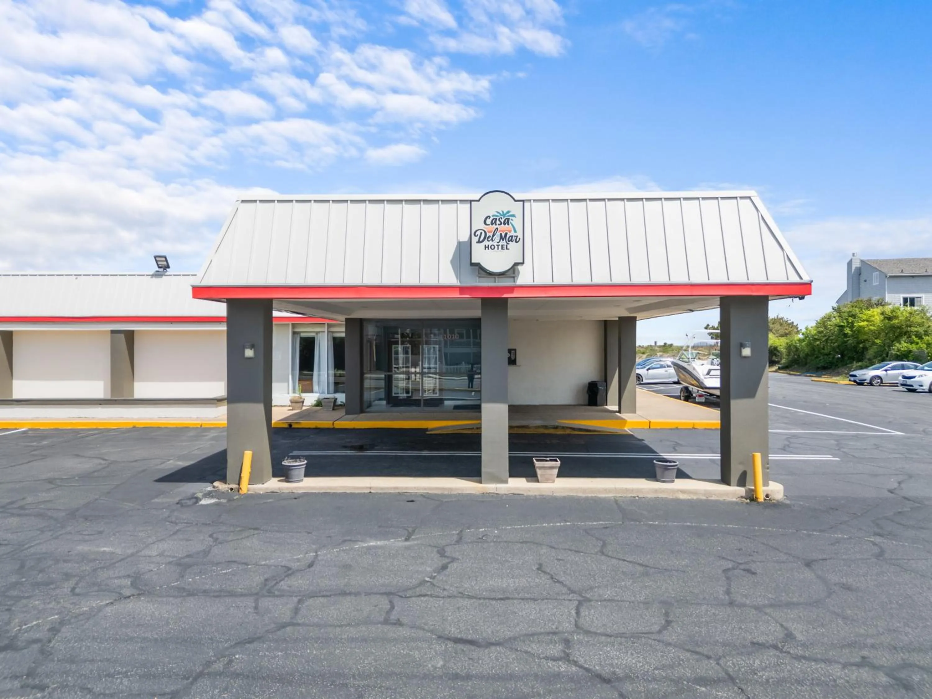 Property building in Casa Del Mar Hotel