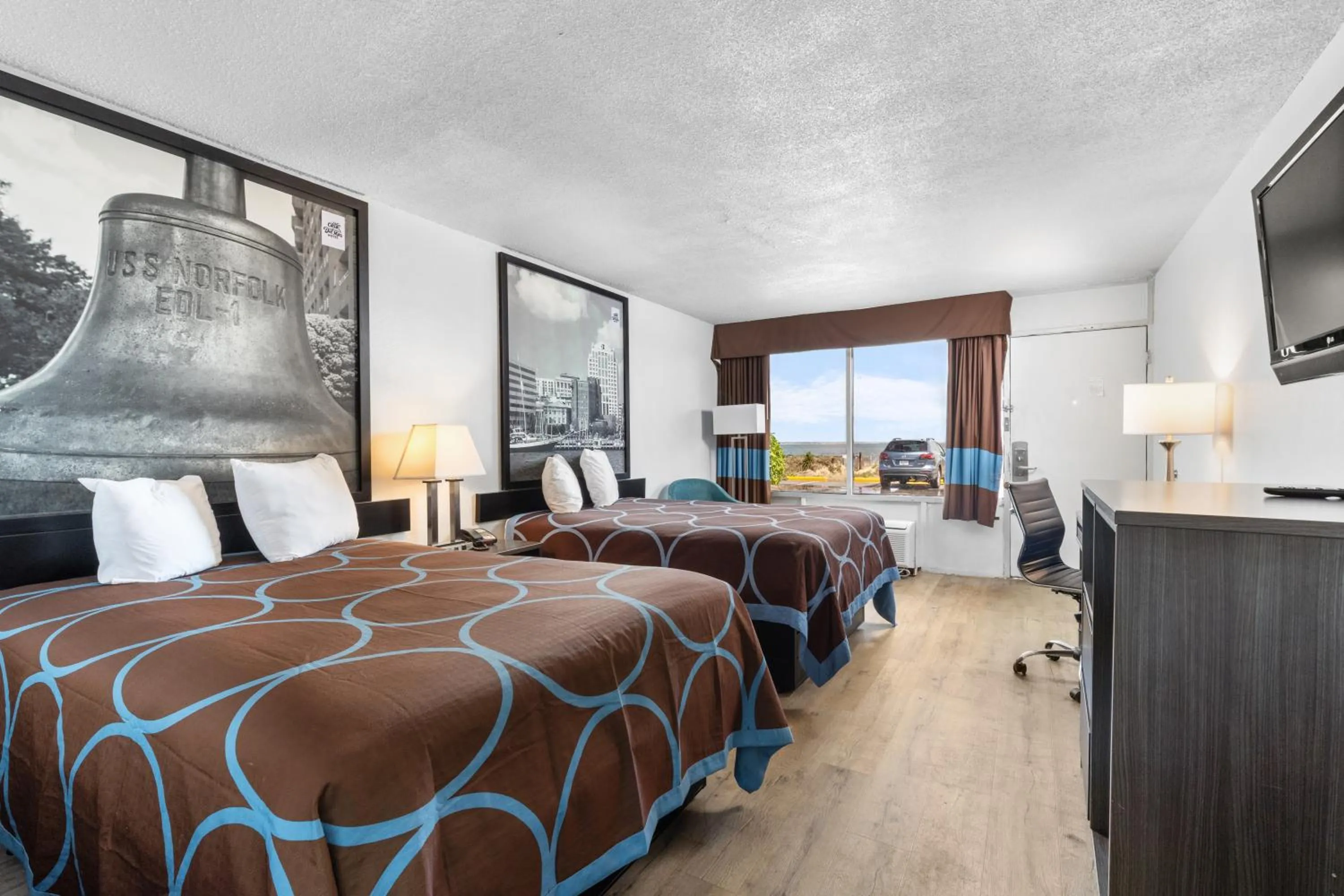 Bed in Casa Del Mar Hotel