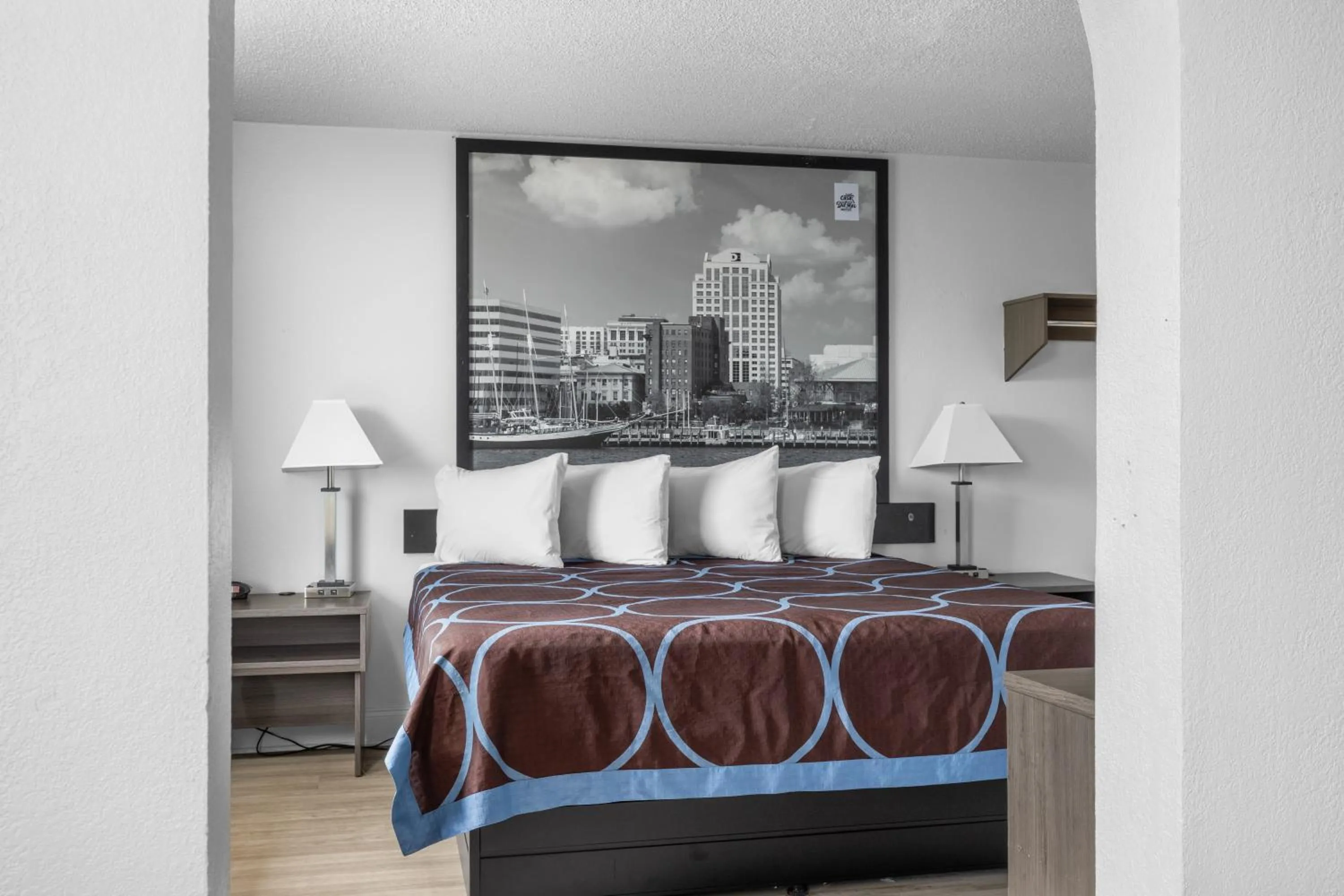 Bedroom, Bed in Casa Del Mar Hotel