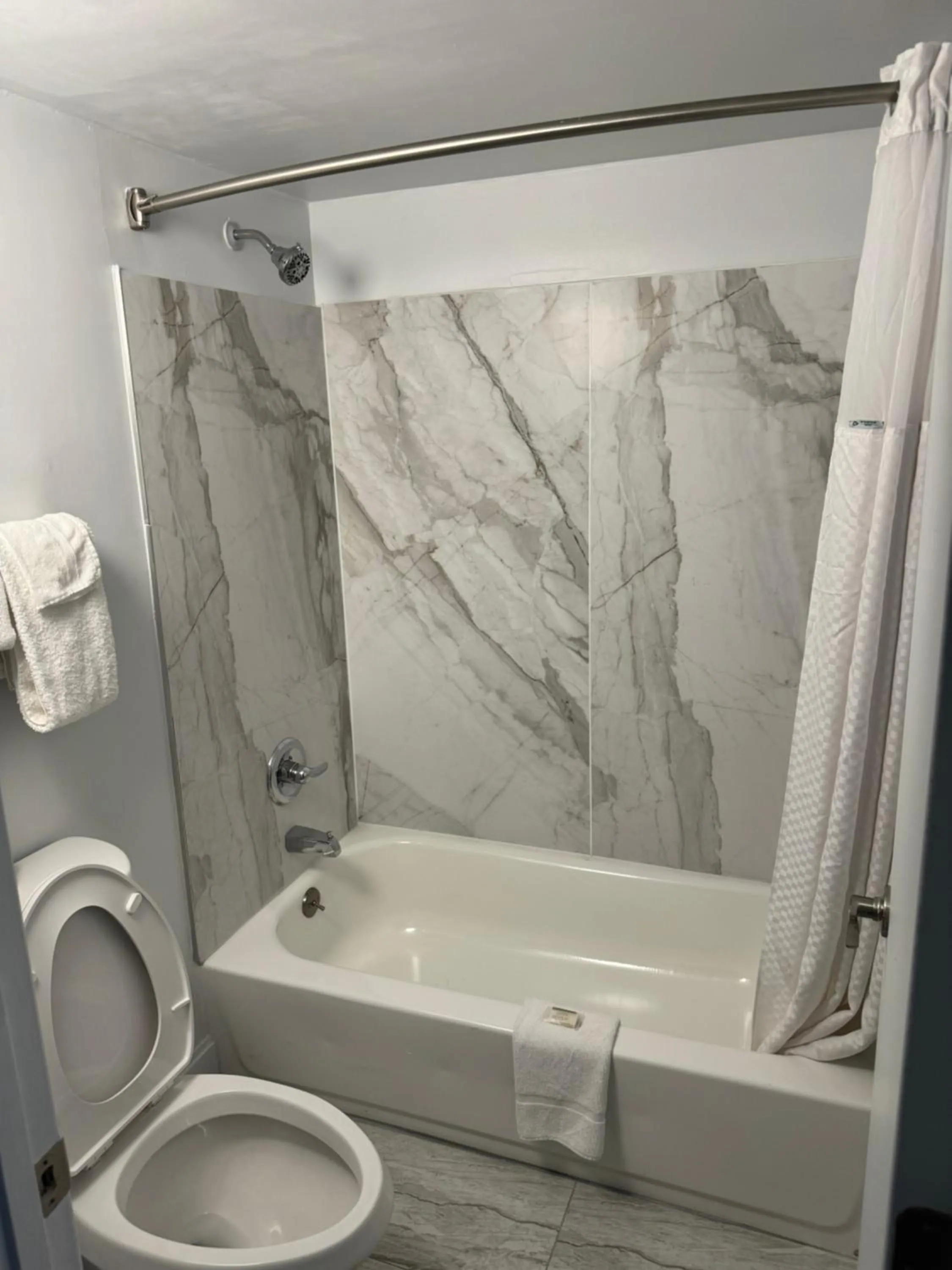 Bathroom in Casa Del Mar Hotel