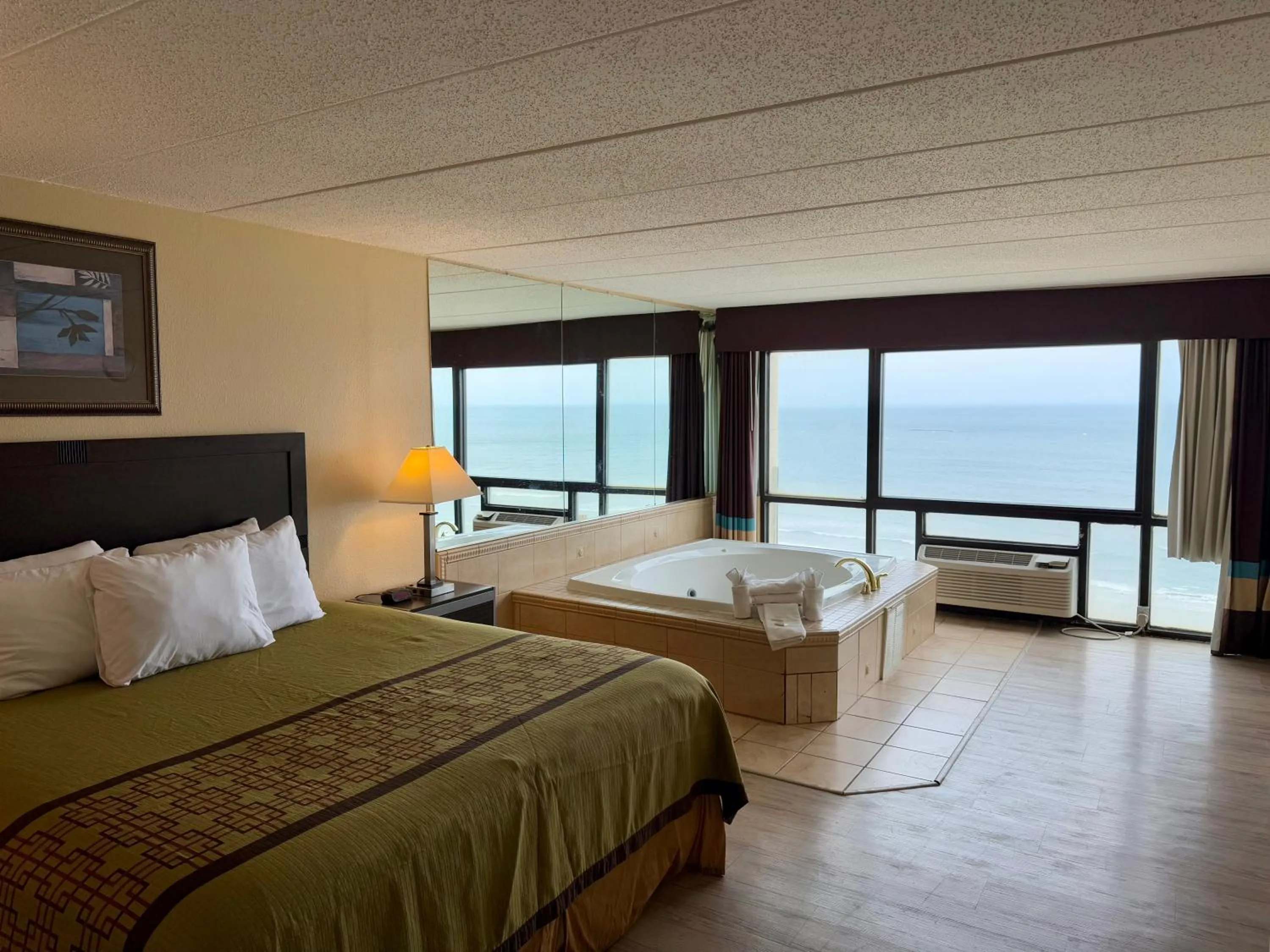 Bedroom, Bed in Aquarius Oceanfront Hotel