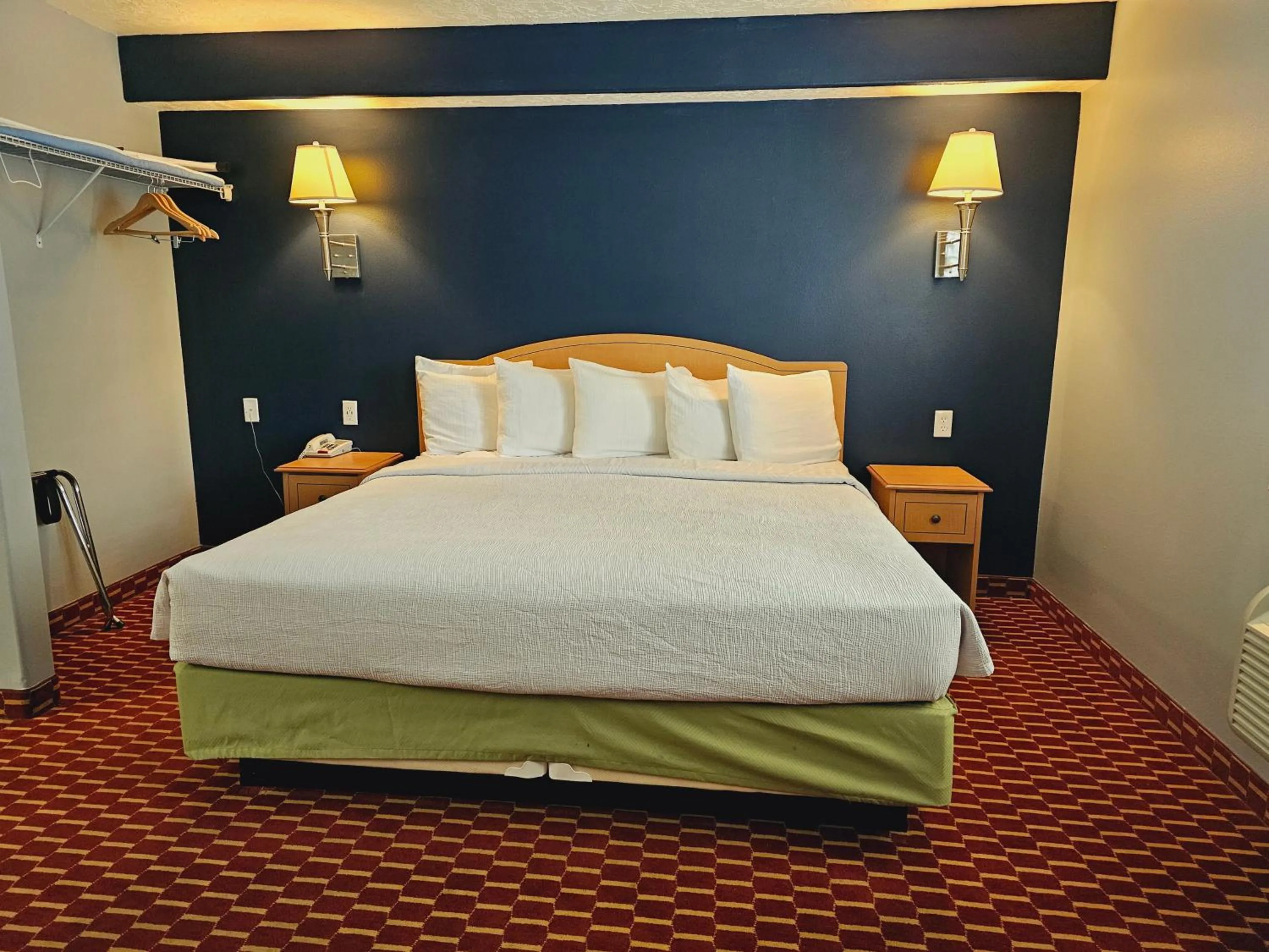 Bed in Executive Inn & Suites Extended Stay - Vernal