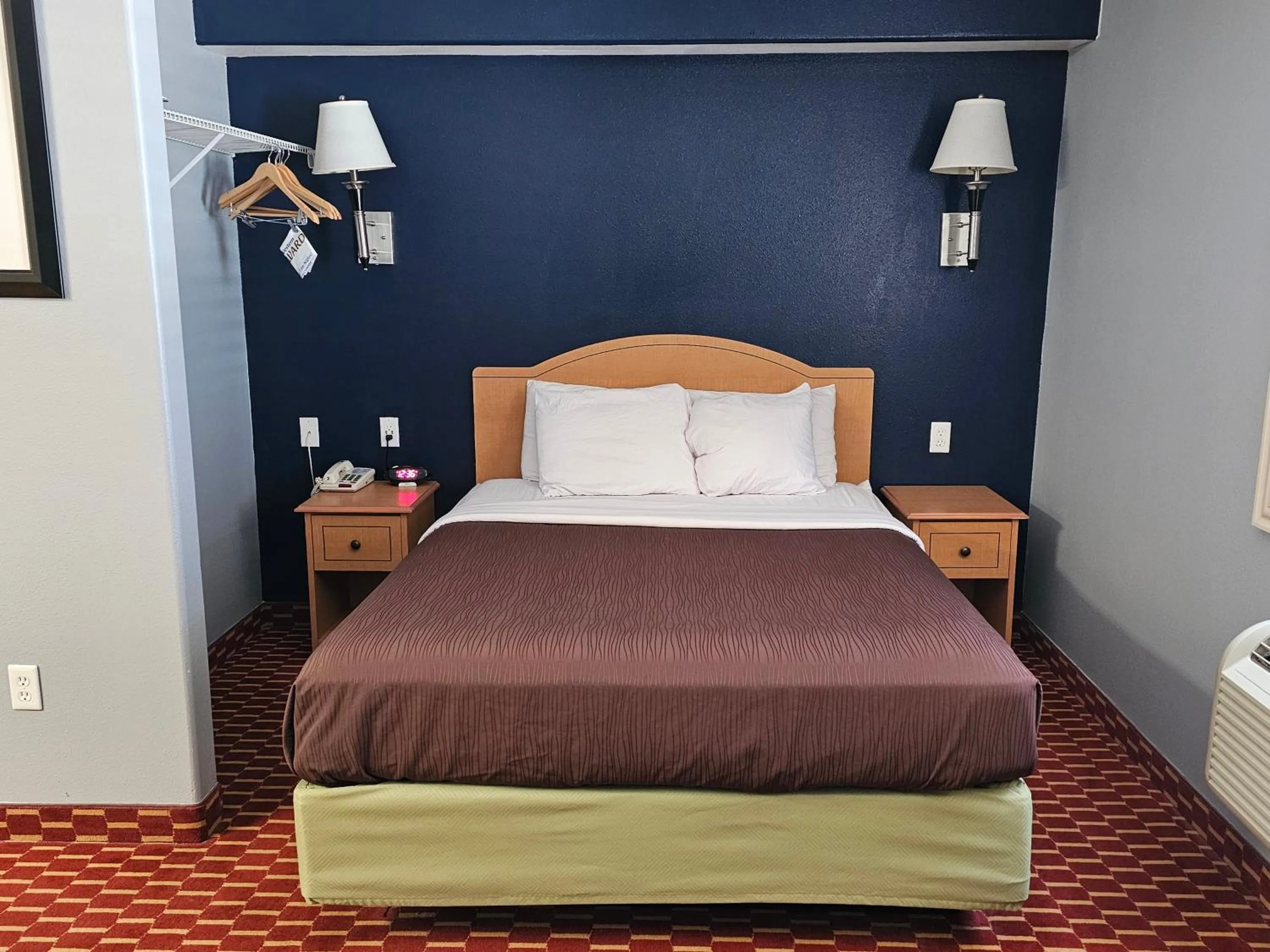 Bed in Executive Inn & Suites Extended Stay - Vernal