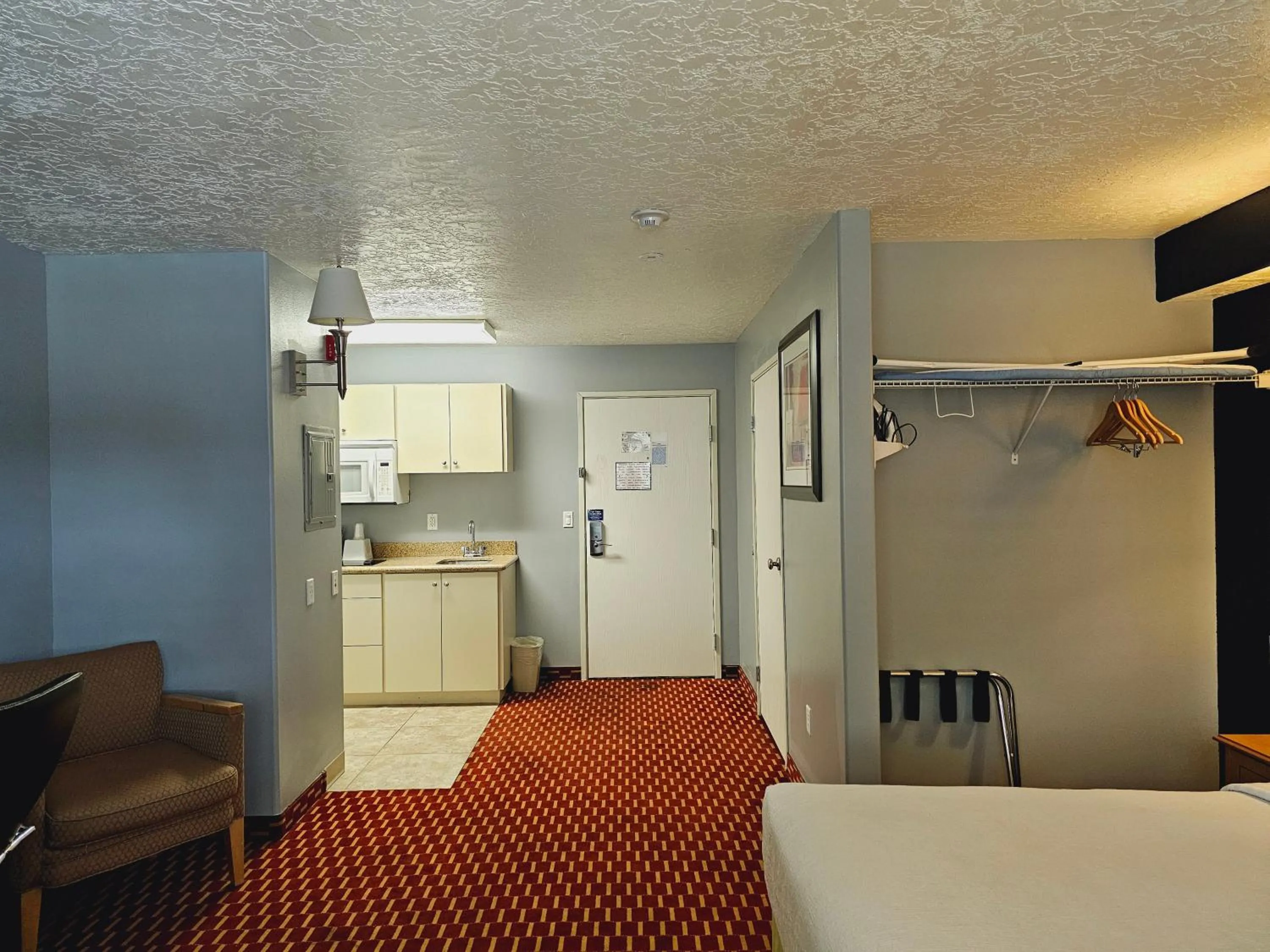 wardrobe, Bed in Executive Inn & Suites Extended Stay - Vernal
