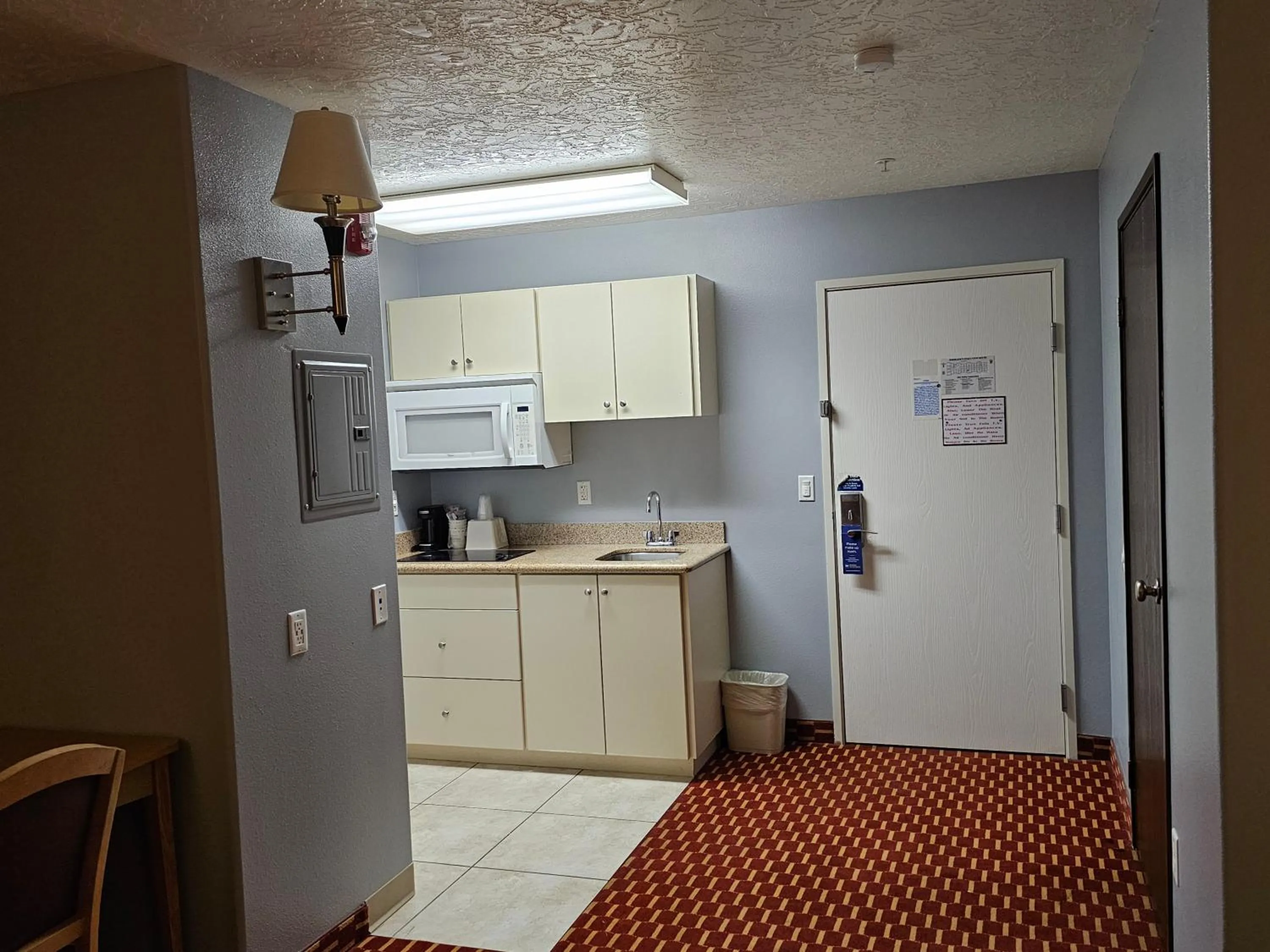 Kitchen or kitchenette in Executive Inn & Suites Extended Stay - Vernal