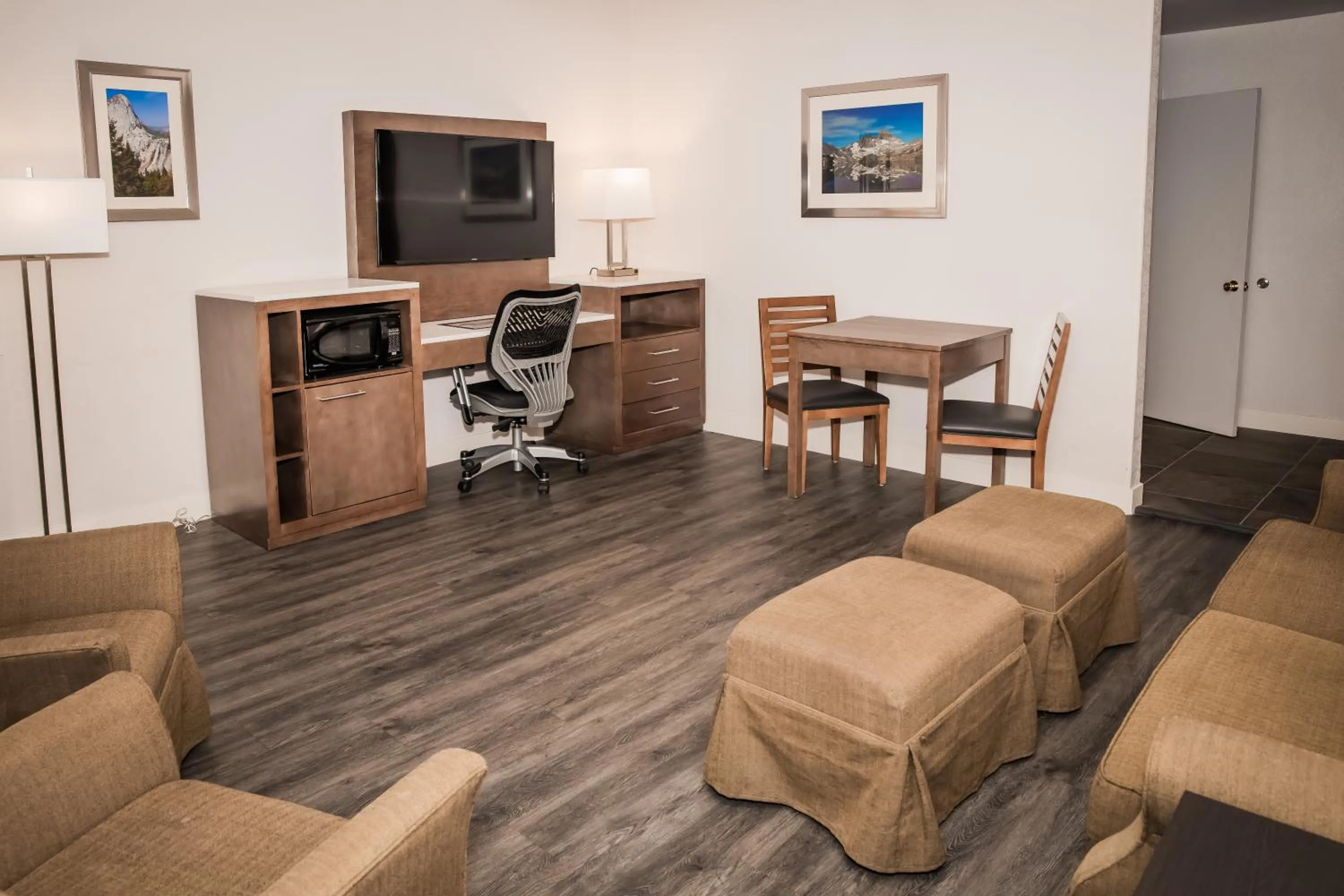 Living room in Best Western Bishop Lodge