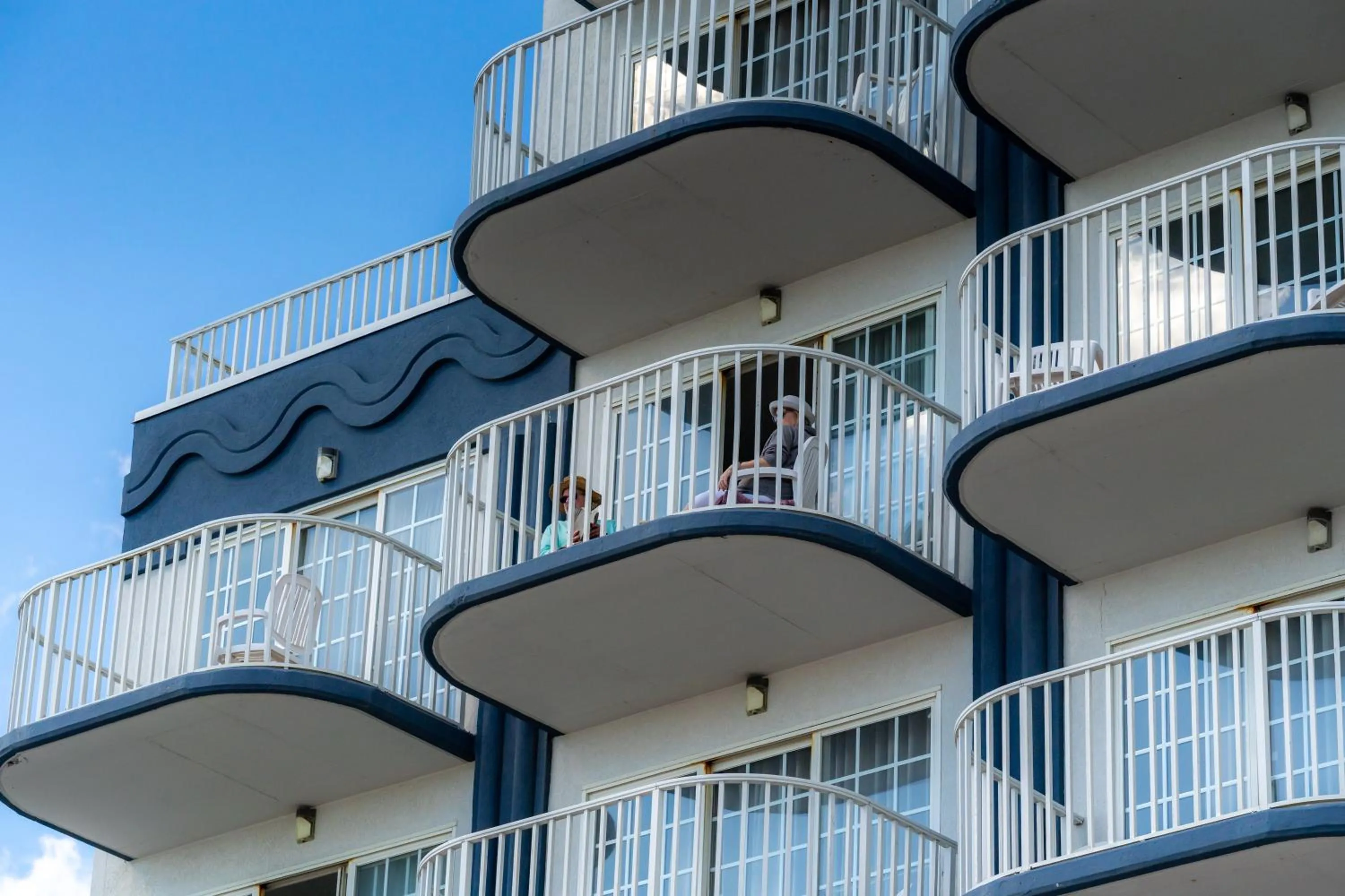 Property building in Paradise Plaza Inn