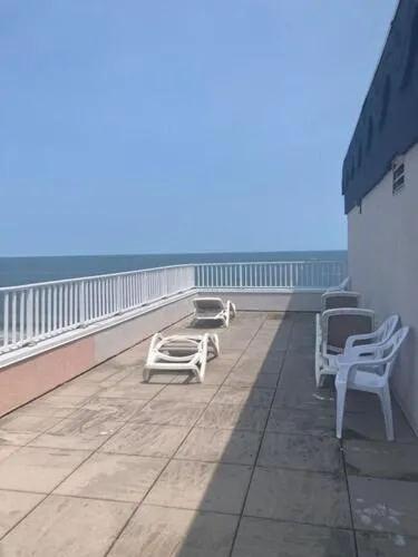 Balcony/Terrace in Paradise Plaza Inn