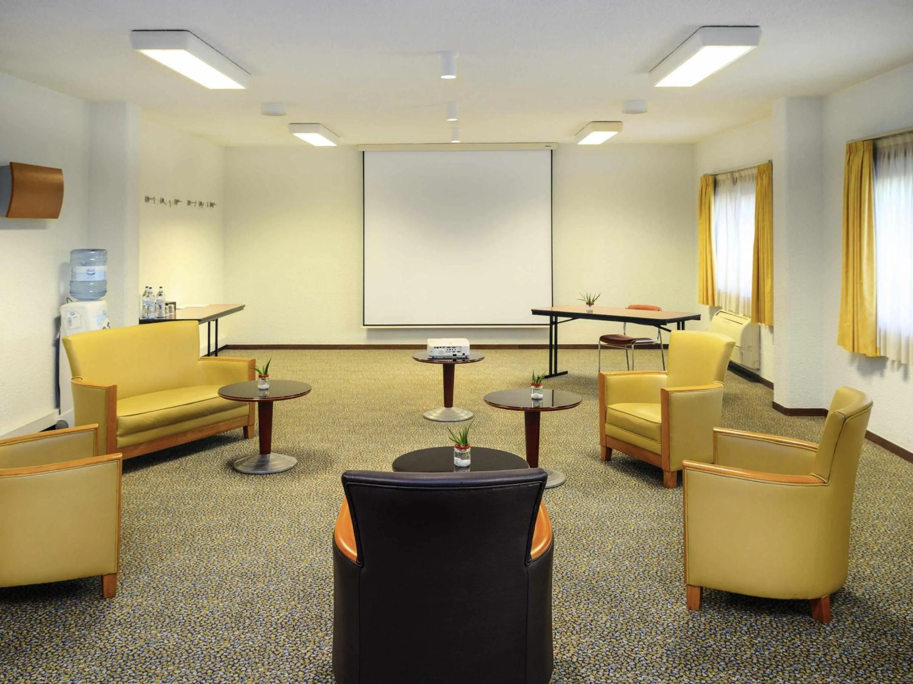 Meeting/conference room in Novotel Porto Gaia