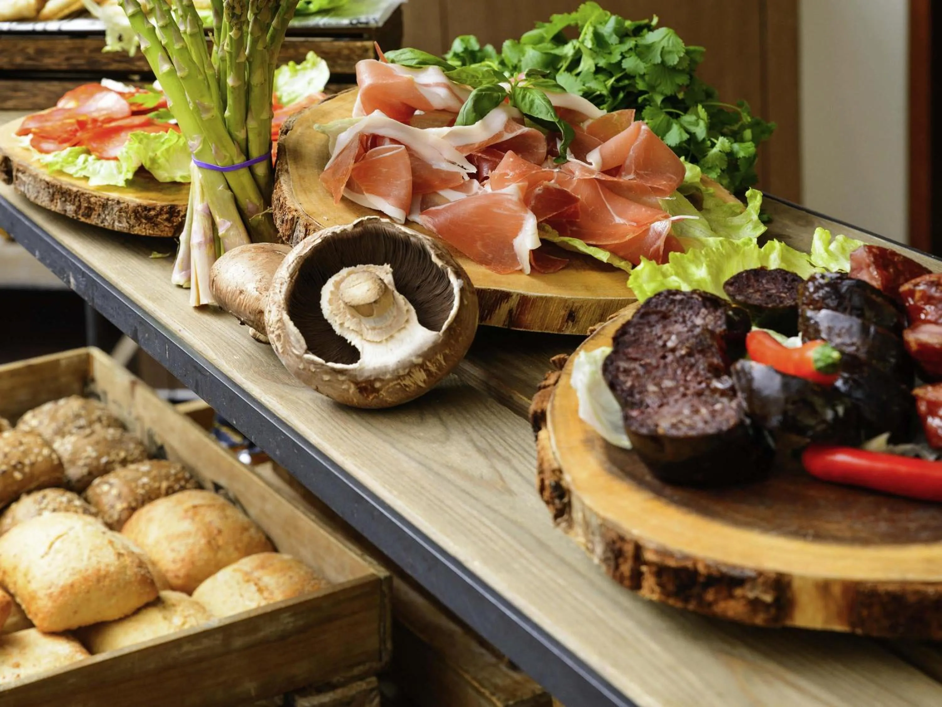 Restaurant/places to eat in Novotel Porto Gaia