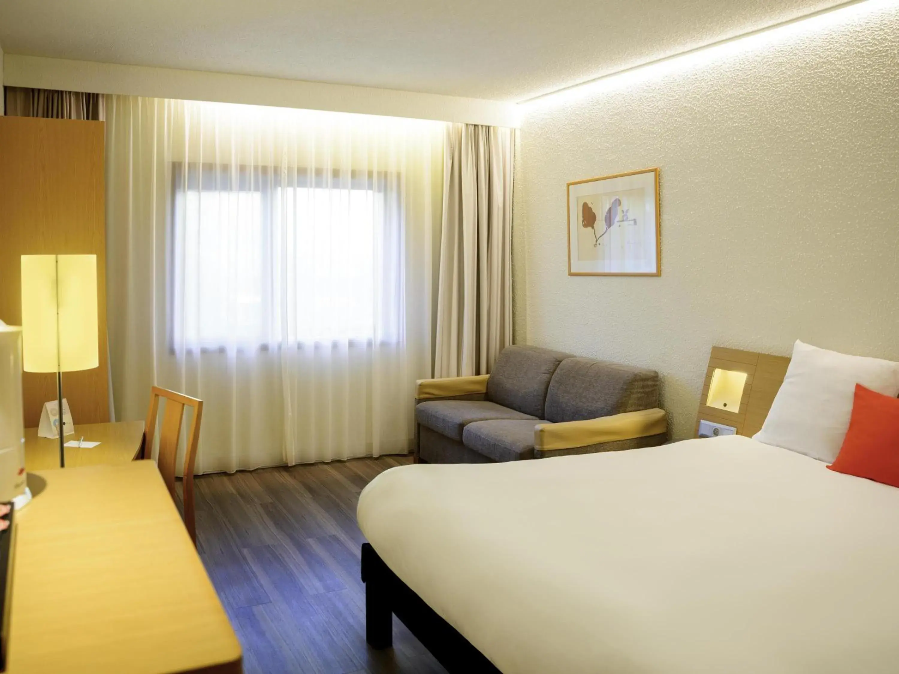 Superior Queen Room with Sofa - single occupancy in Novotel Porto Gaia Superior Queen Room with Sofa - single occupancy in Novotel Porto Gaia