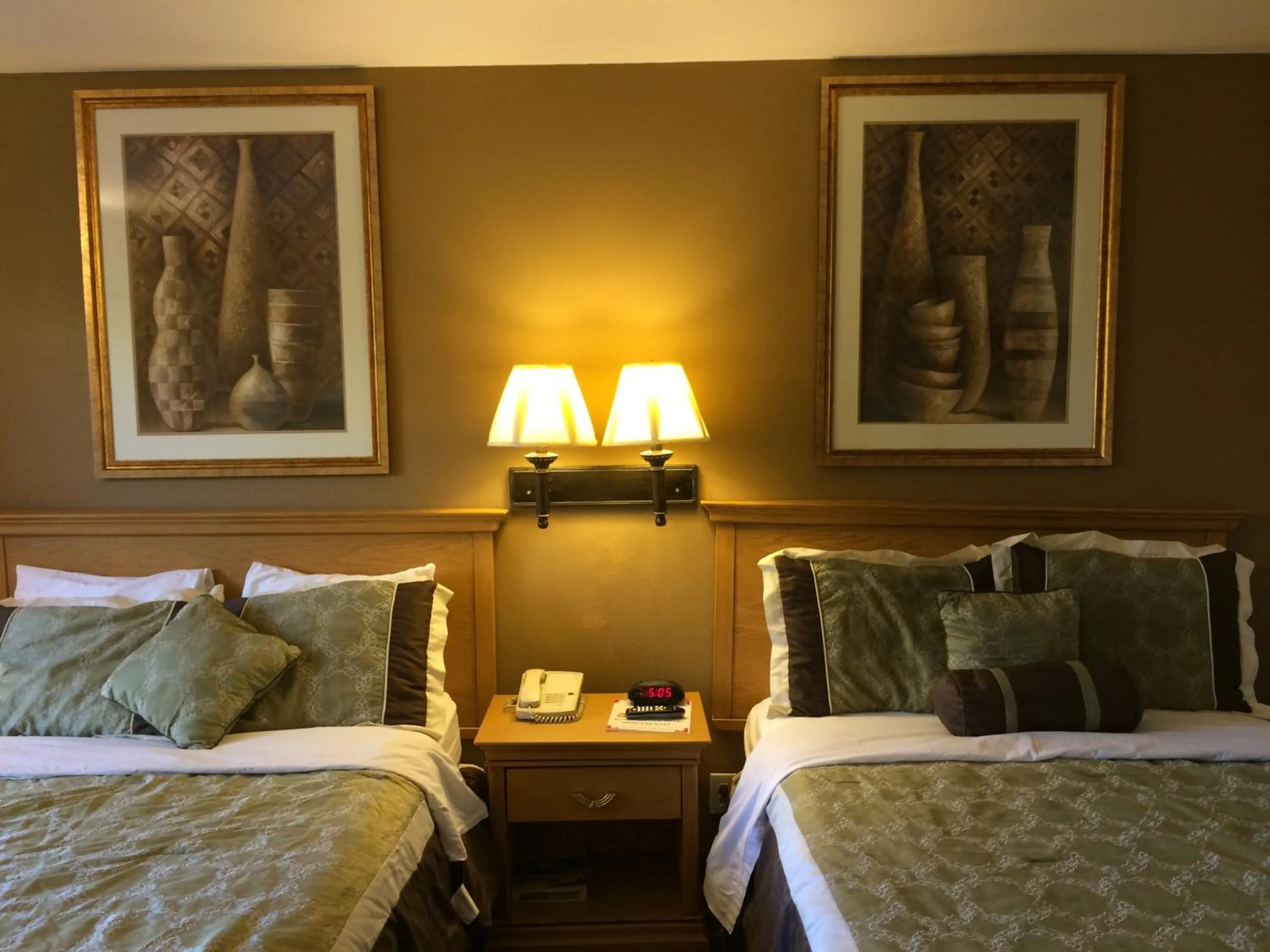 Bedroom, Bed in Americas Best Value Inn Near Downtown Nashville