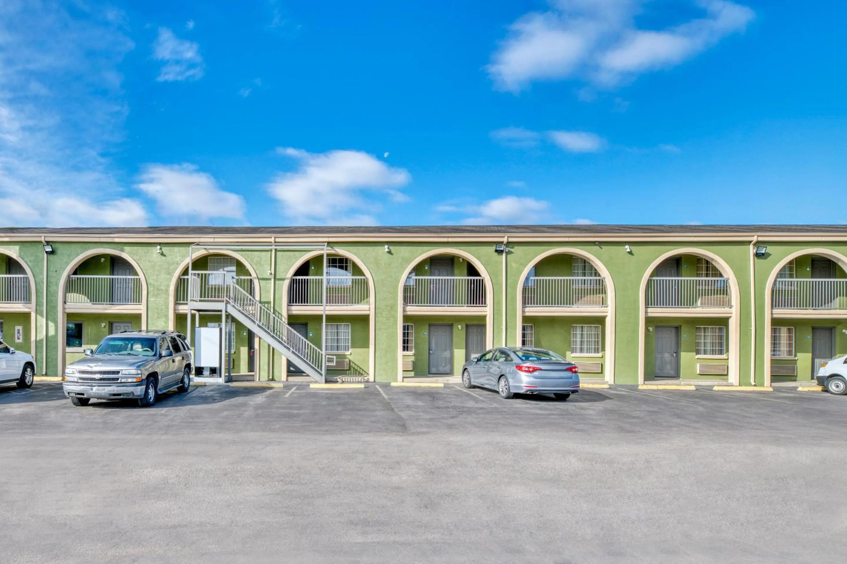 Facade/entrance in Sienna Inn Channelview, TX
