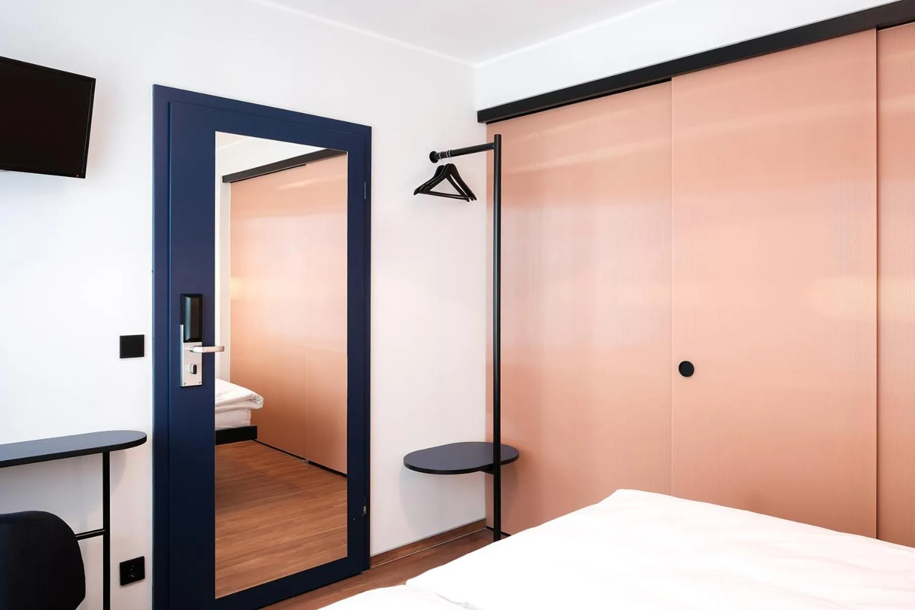 Photo of the whole room, Bed in The Dot | 24/7 Checkin