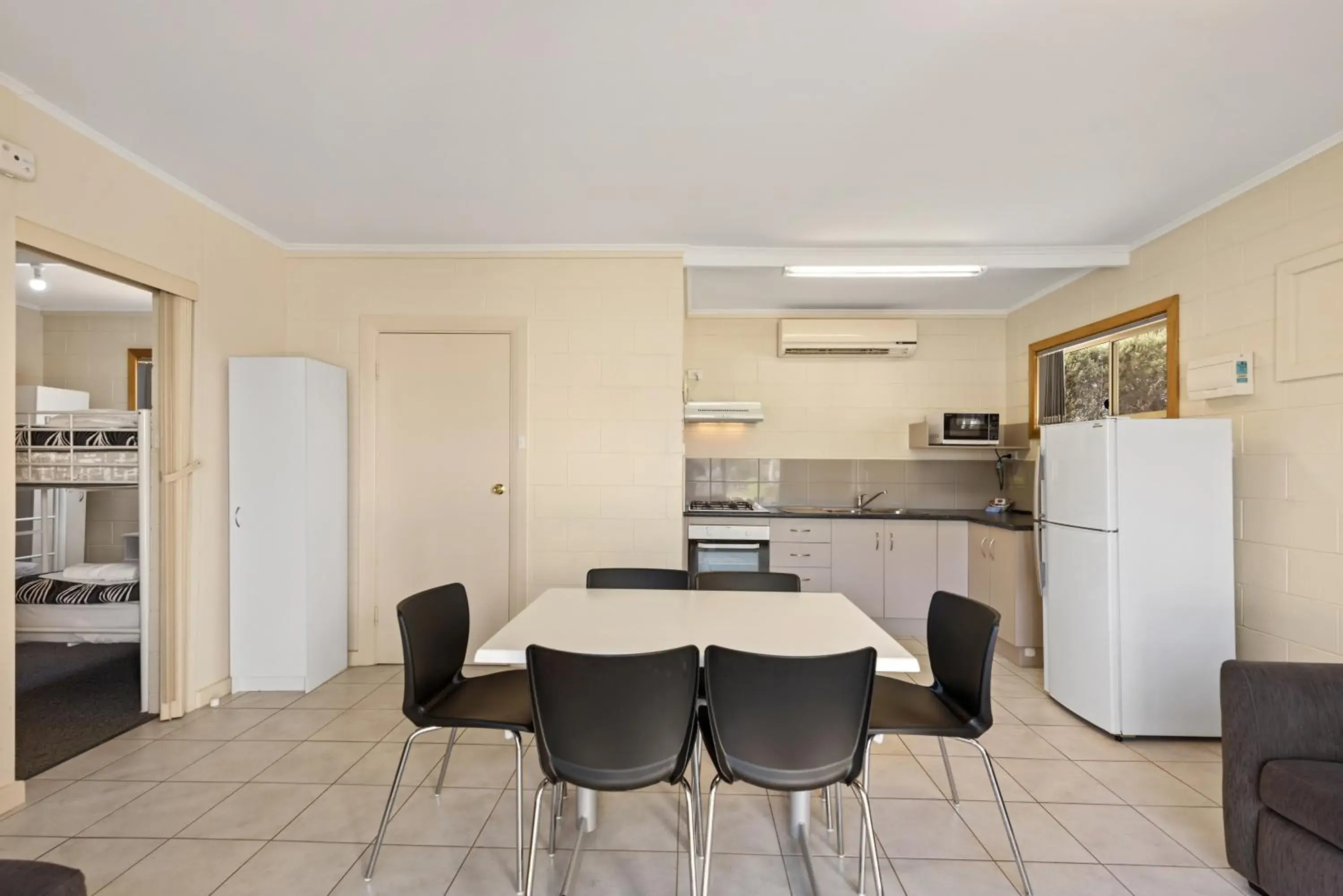 Superior 2 Bedroom Unit in Discovery Parks - Lake Bonney Superior 2 Bedroom Unit in Discovery Parks - Lake Bonney