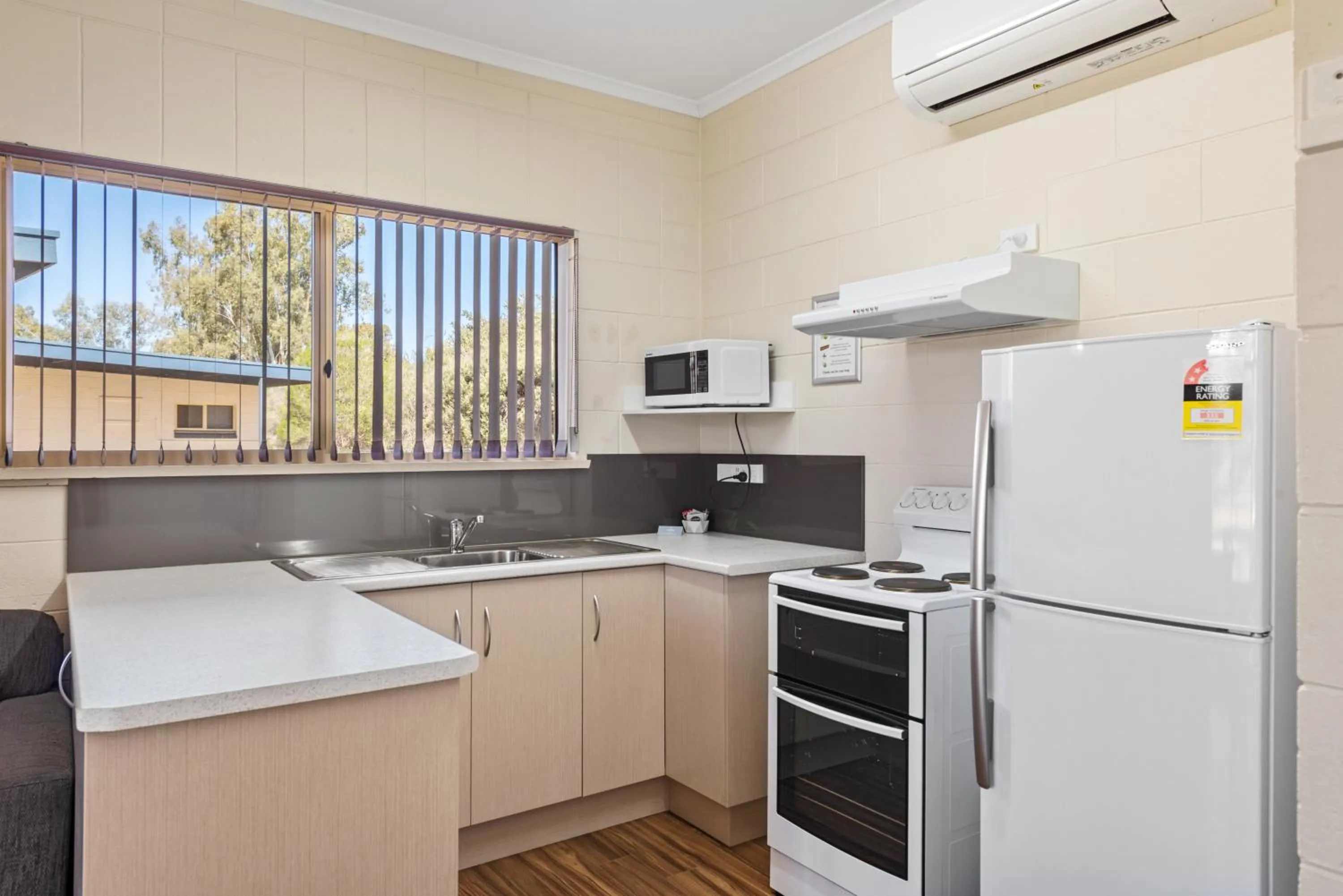 Kitchen or kitchenette in Discovery Parks - Lake Bonney