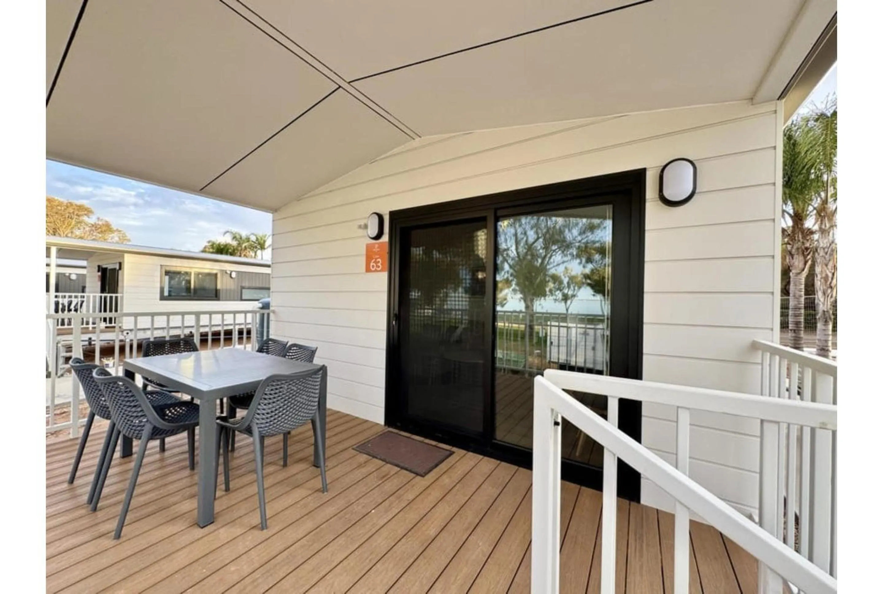 Patio in Discovery Parks - Lake Bonney