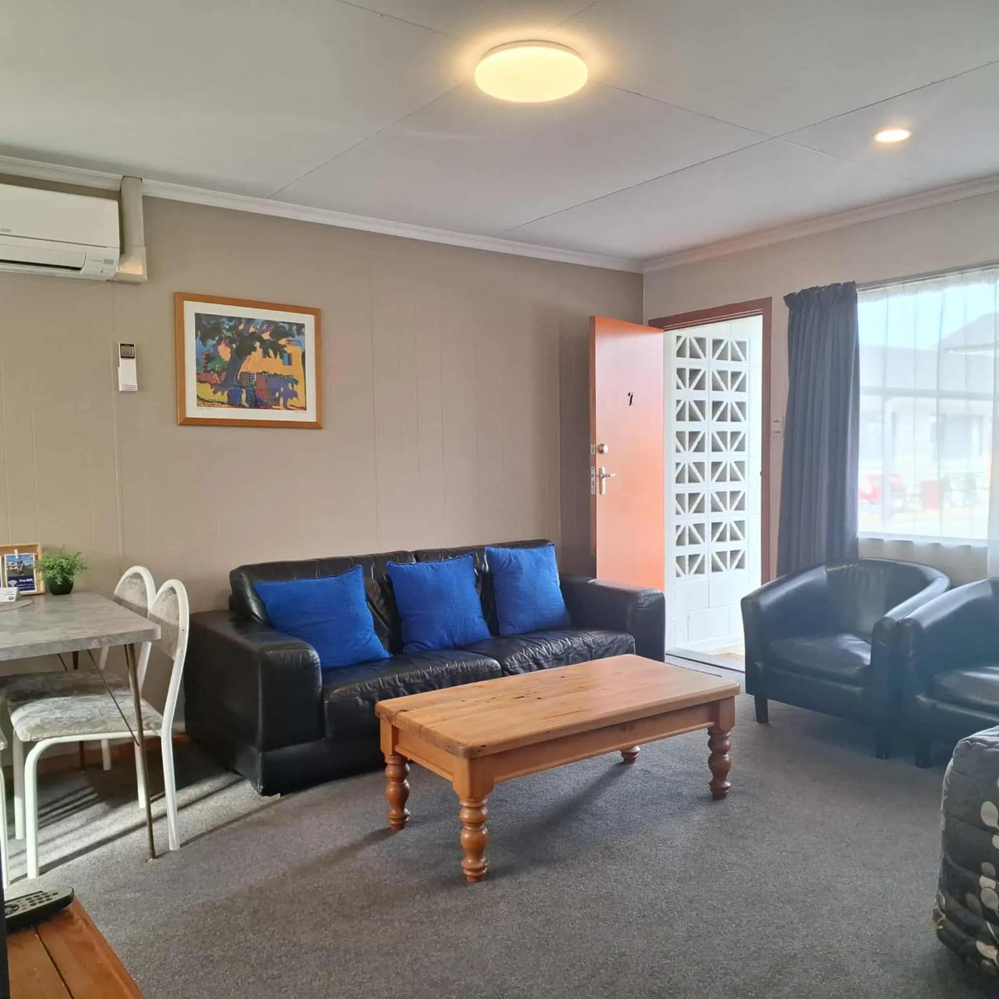 Seating area in Alexandra Motor Lodge NZ