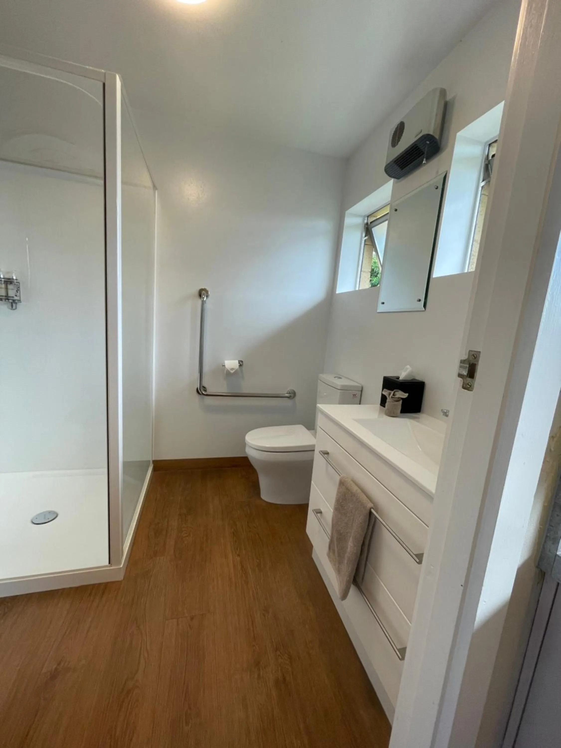 Bathroom in Alexandra Motor Lodge NZ