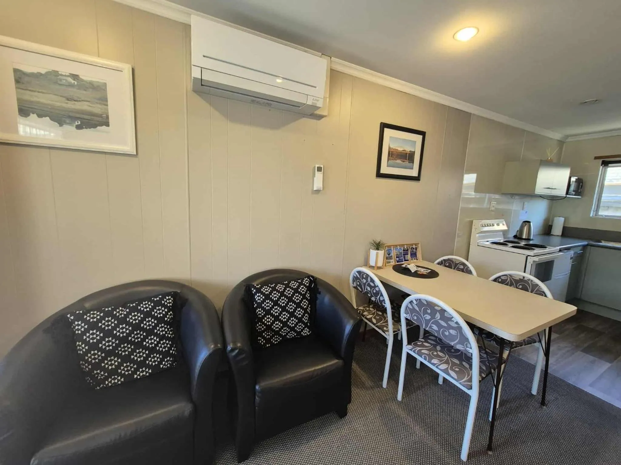 Kitchen or kitchenette in Alexandra Motor Lodge NZ