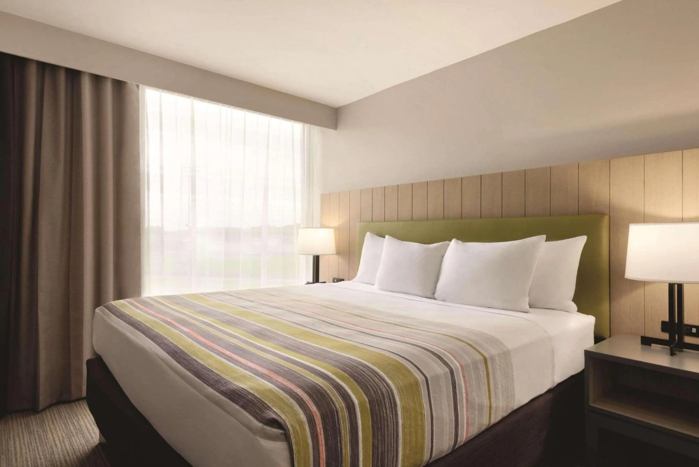 Bedroom, Bed in Country Inn & Suites by Radisson, Ft Atkinson, WI